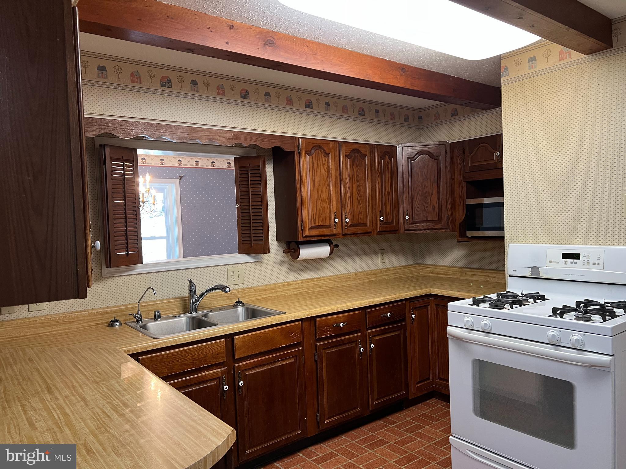 WINDSOR FARMS - Residential