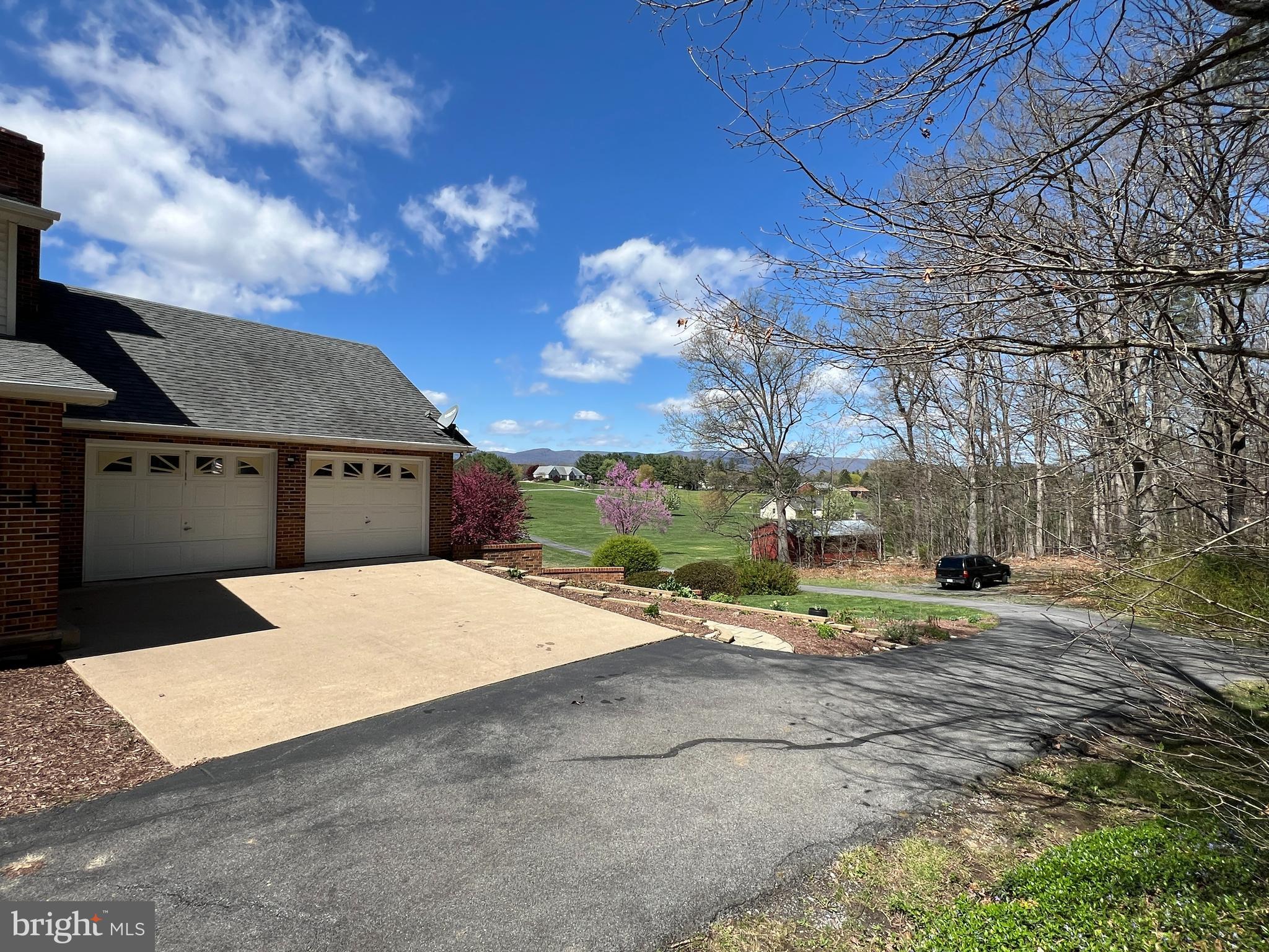 WINDSOR FARMS - Residential