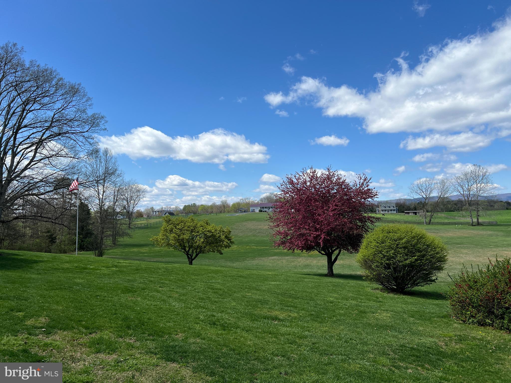 WINDSOR FARMS - Residential