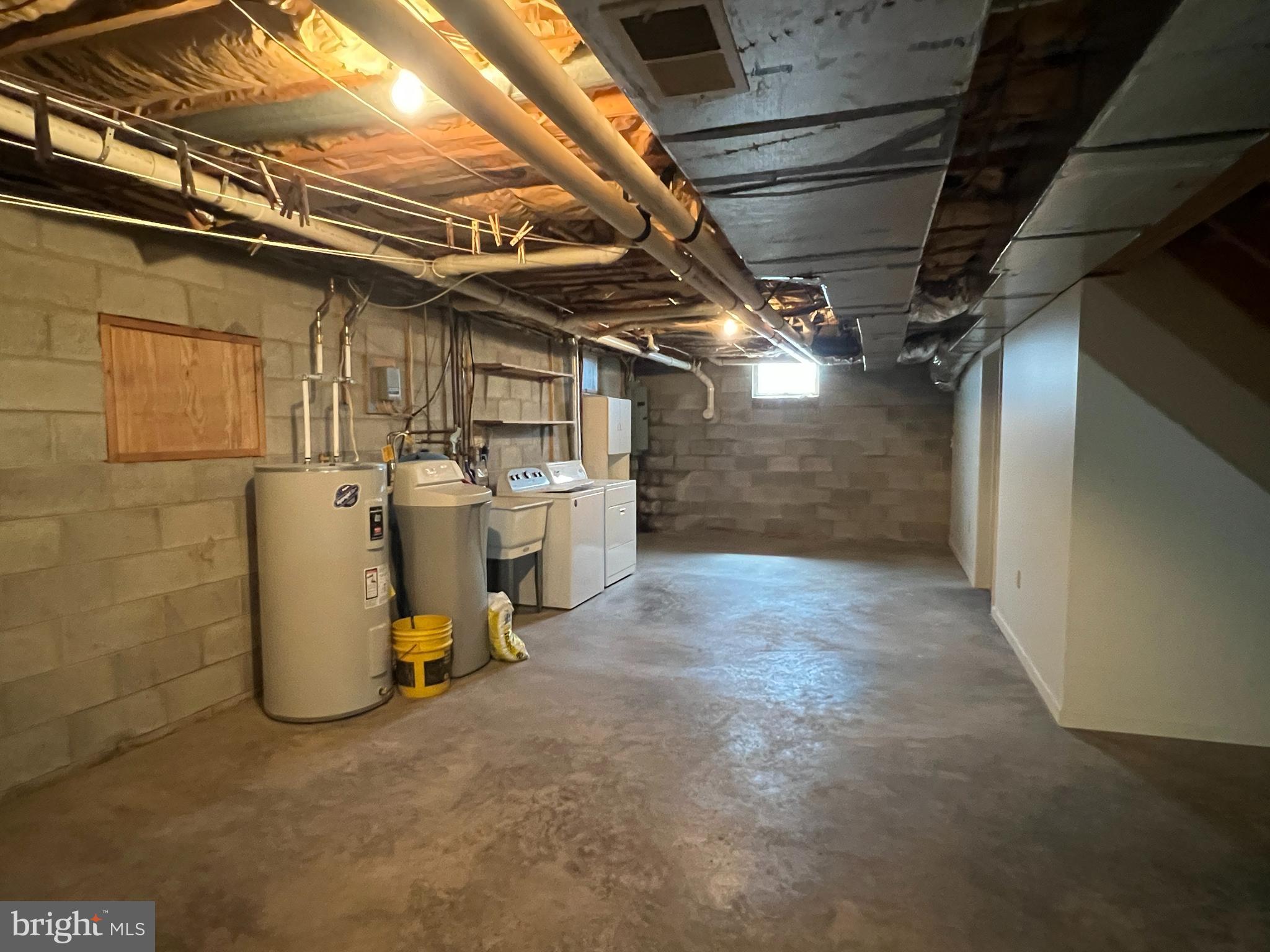 WINDSOR FARMS - Residential