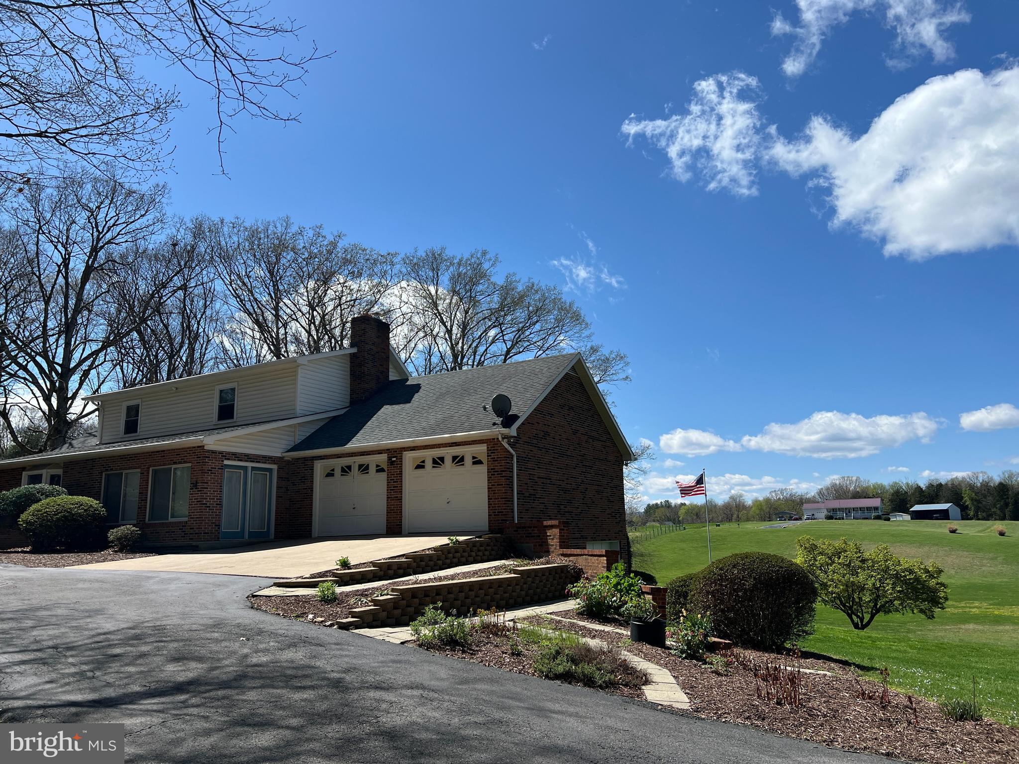 WINDSOR FARMS - Residential