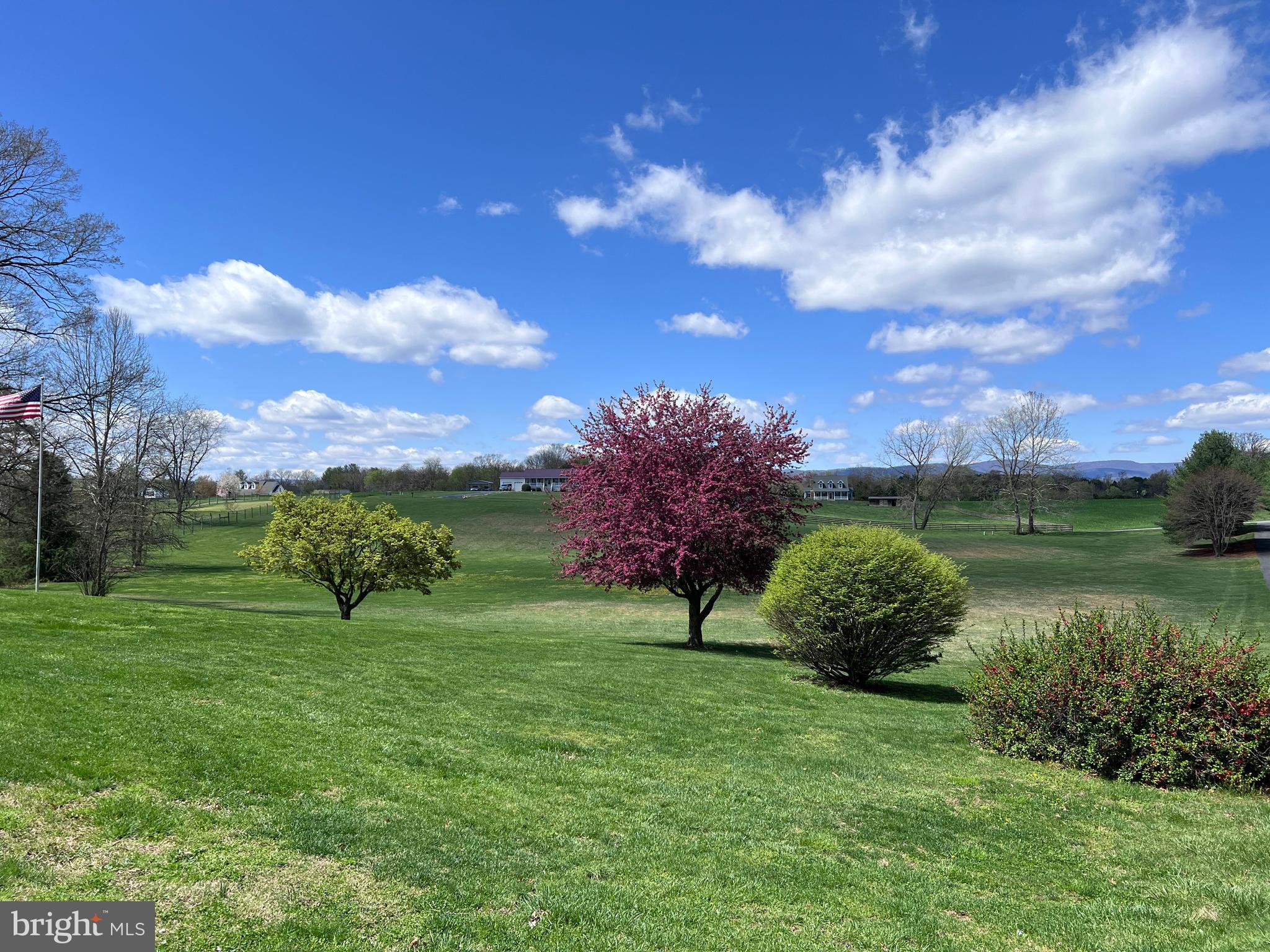WINDSOR FARMS - Residential