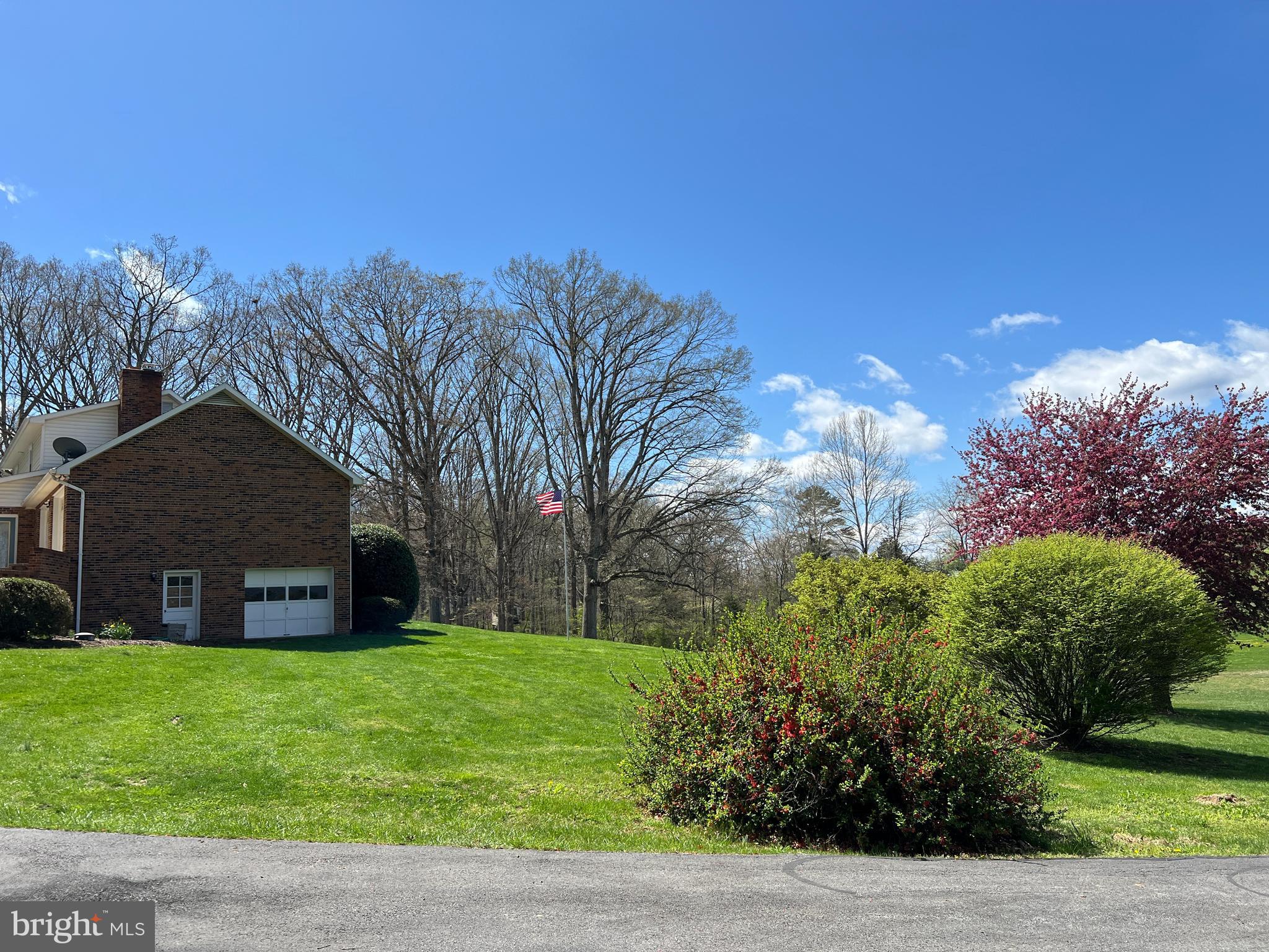 WINDSOR FARMS - Residential