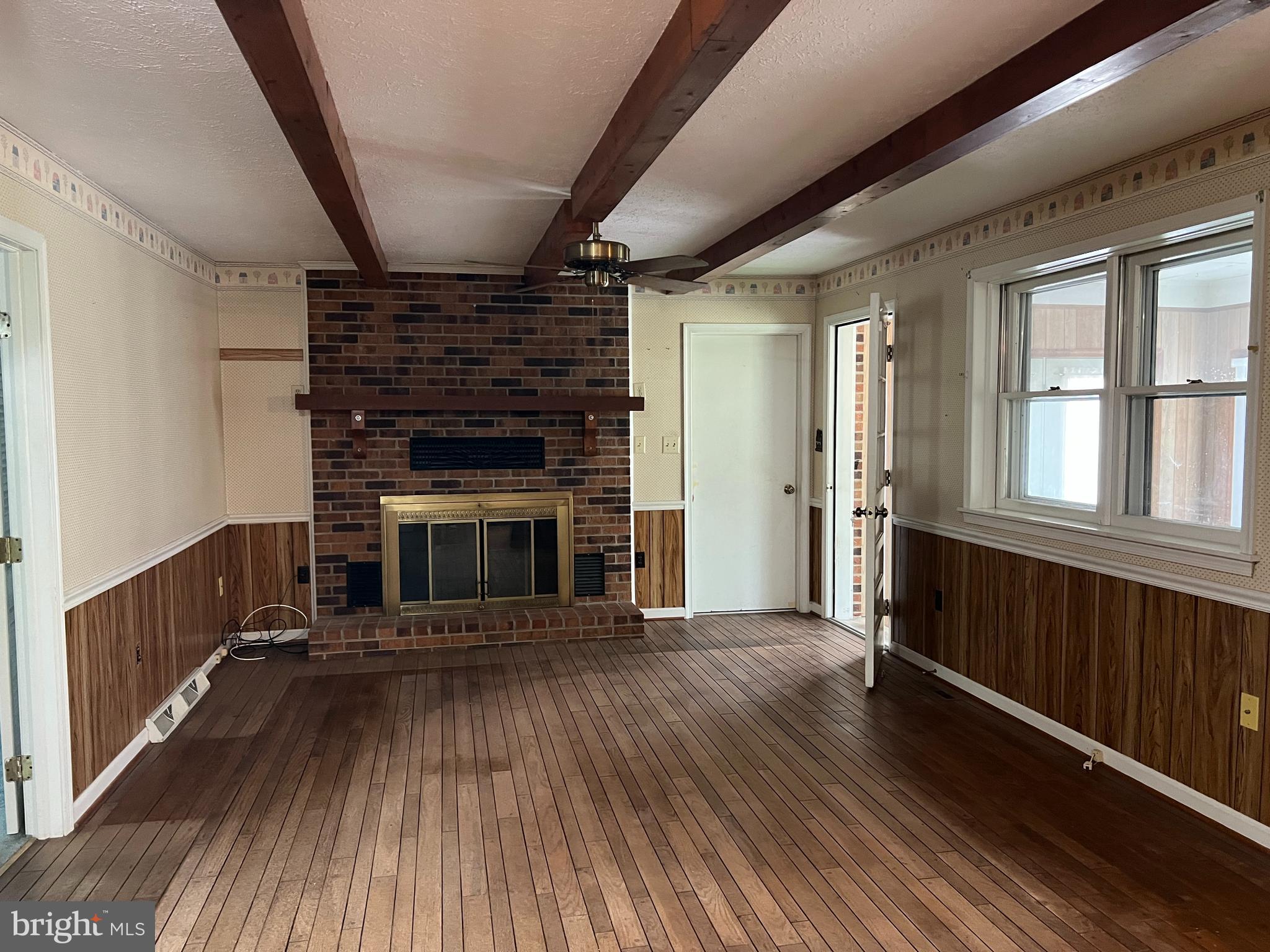 WINDSOR FARMS - Residential