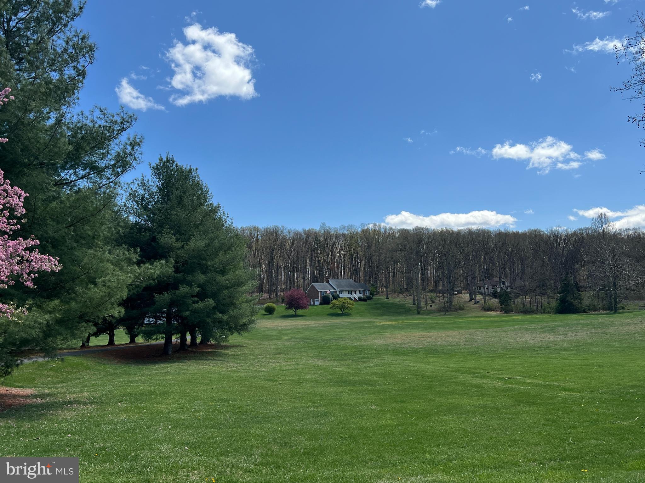 WINDSOR FARMS - Residential