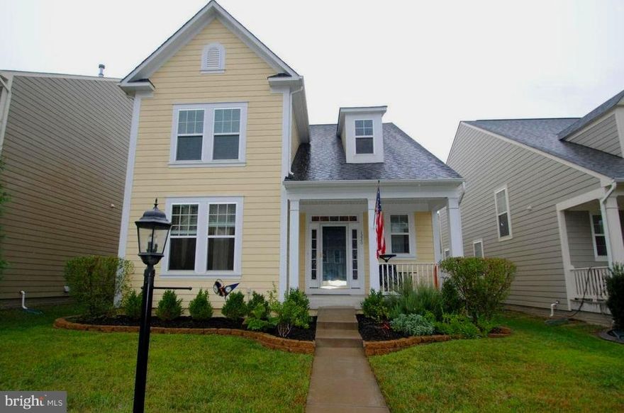 Lovely home located in Idlewild Subdivision/City of Fredericksburg. Interior offers 3 fully finished levels, hardwoods, kitchen w/ granite, stainless package, island and breakfast bar.  Family room w/ gas fireplace for these cold nights.  Master suite w/ large walk in closet and master bath w/ dual sinks and soaker tub/sep. shower.  Basement level w/ large rec room, bedroom (ntc) and full bath.  Fenced back yard with detached 2 car garage.  Minutes to commute, shopping mall and schools. No pets!