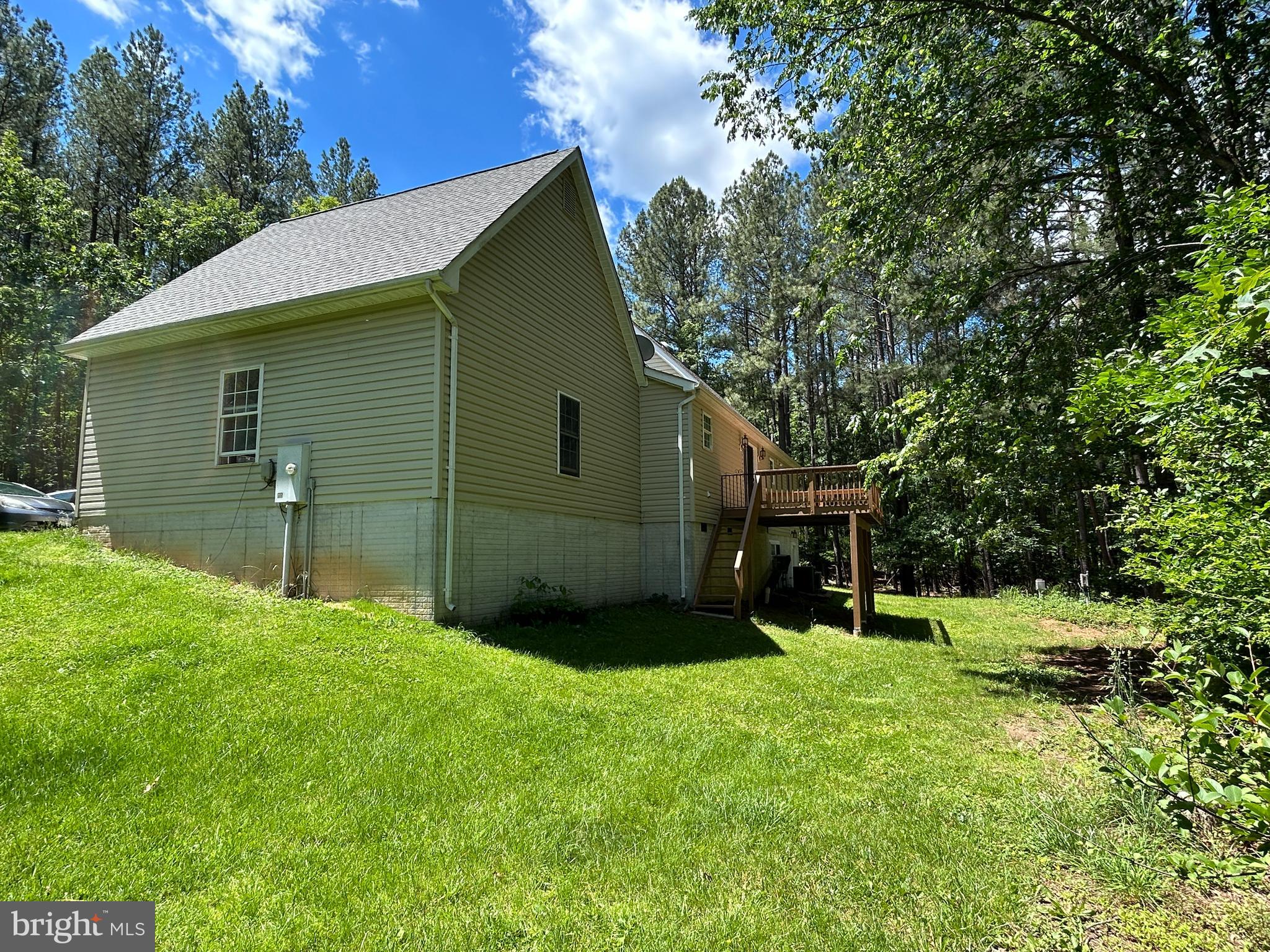 76 RED BURKE COURT