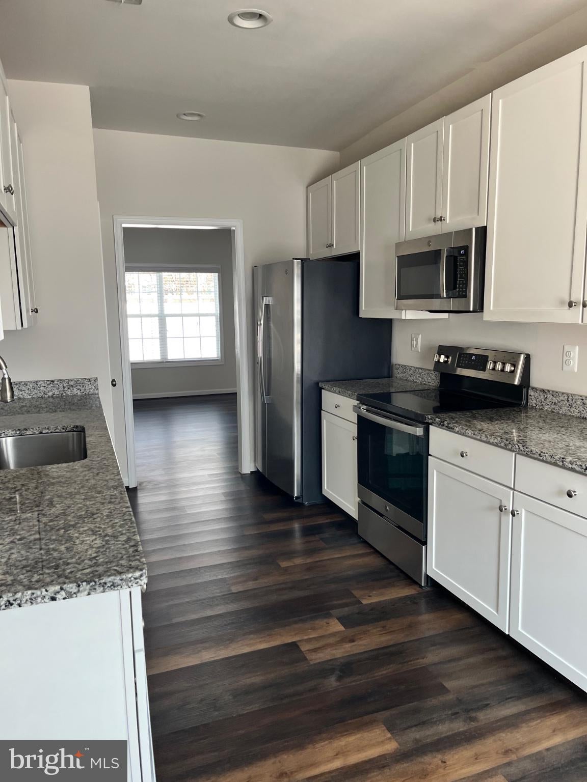 12106 BOWLING FARM COURT