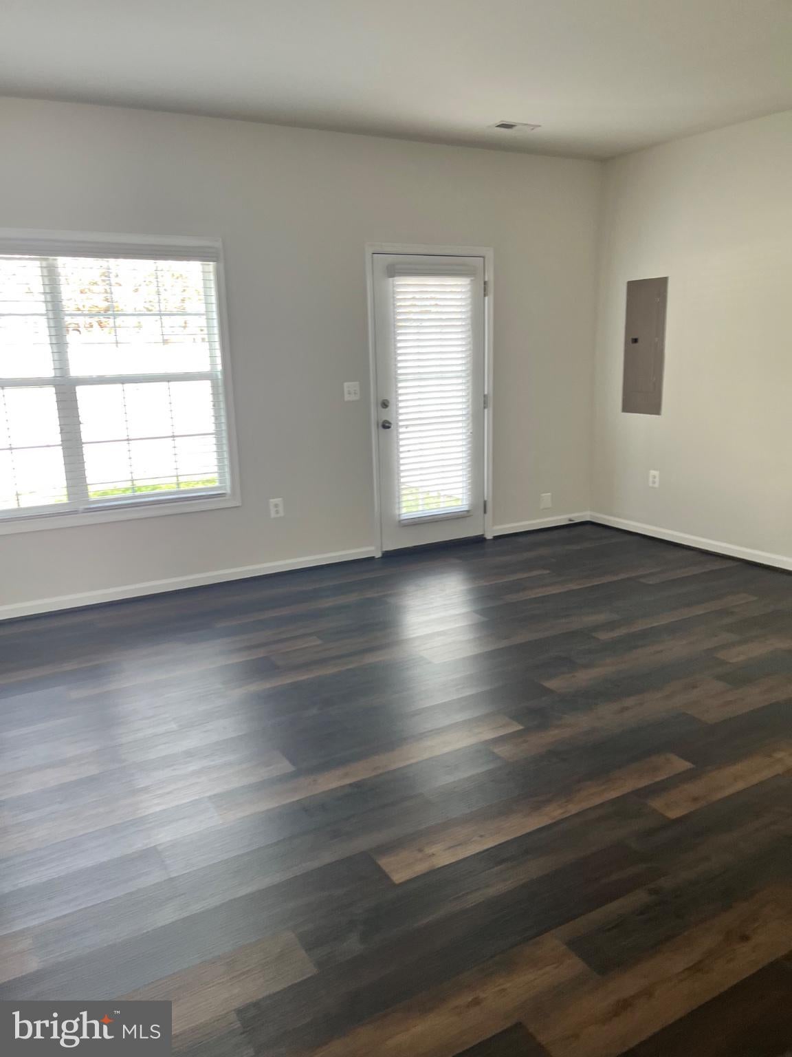 12106 BOWLING FARM COURT