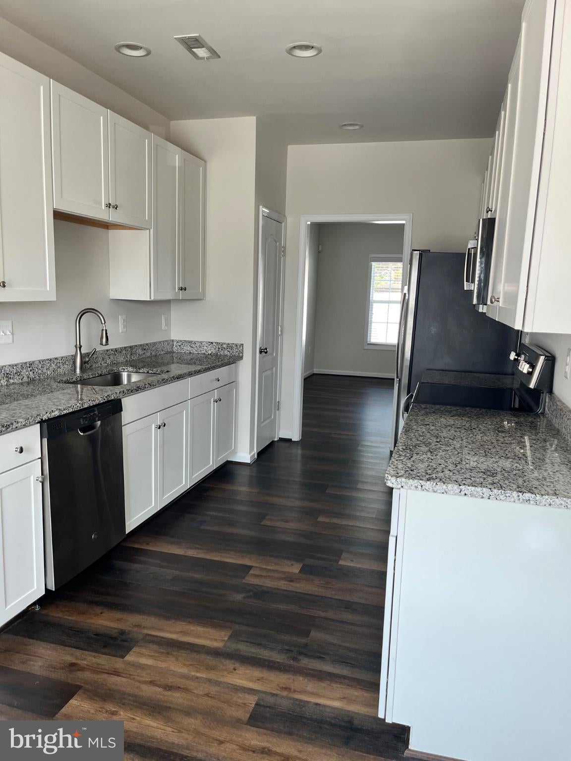 12106 BOWLING FARM COURT