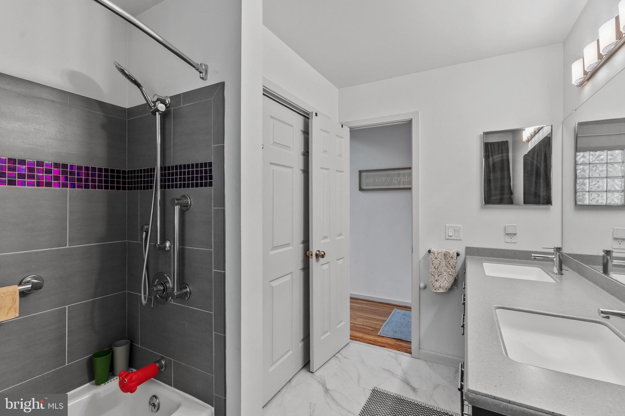 BELLA VISTA - Residential