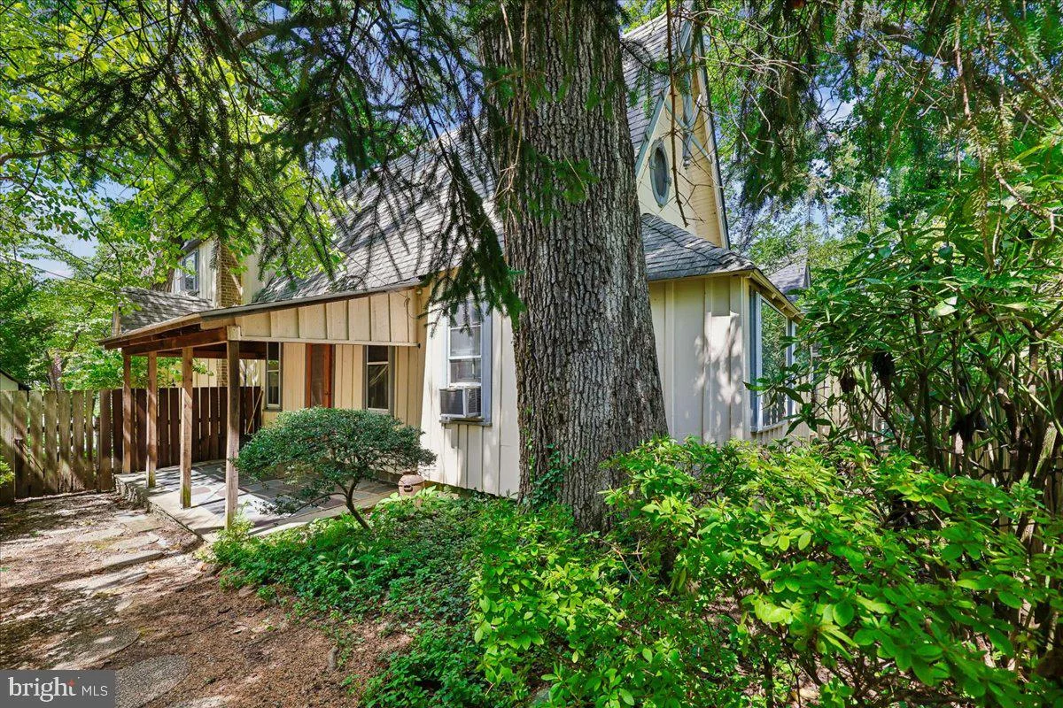 408 4th Avenue, Washington Grove, MD 20880