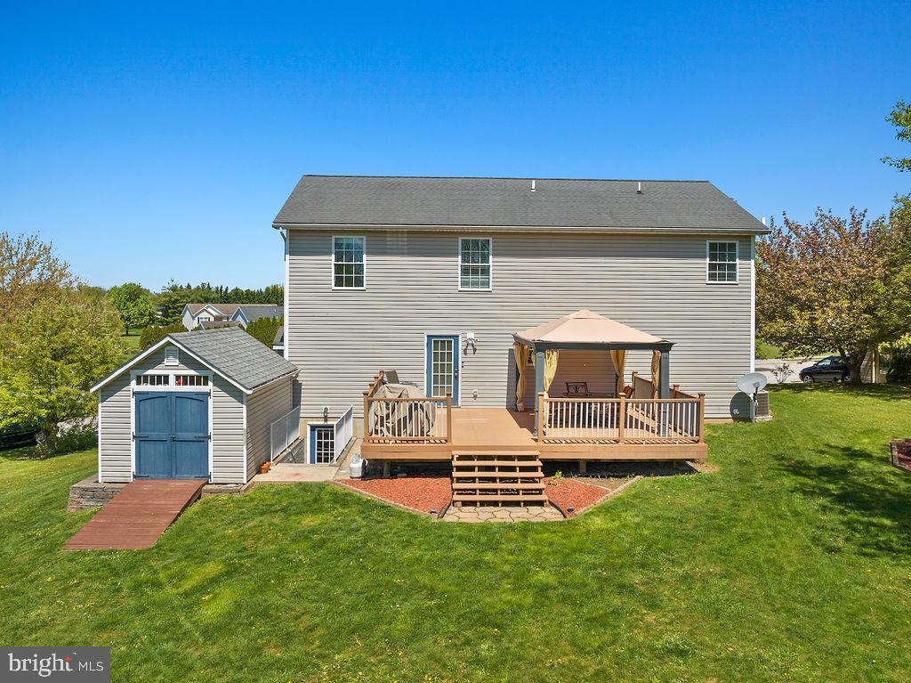 COLONIAL ACRES - Residential