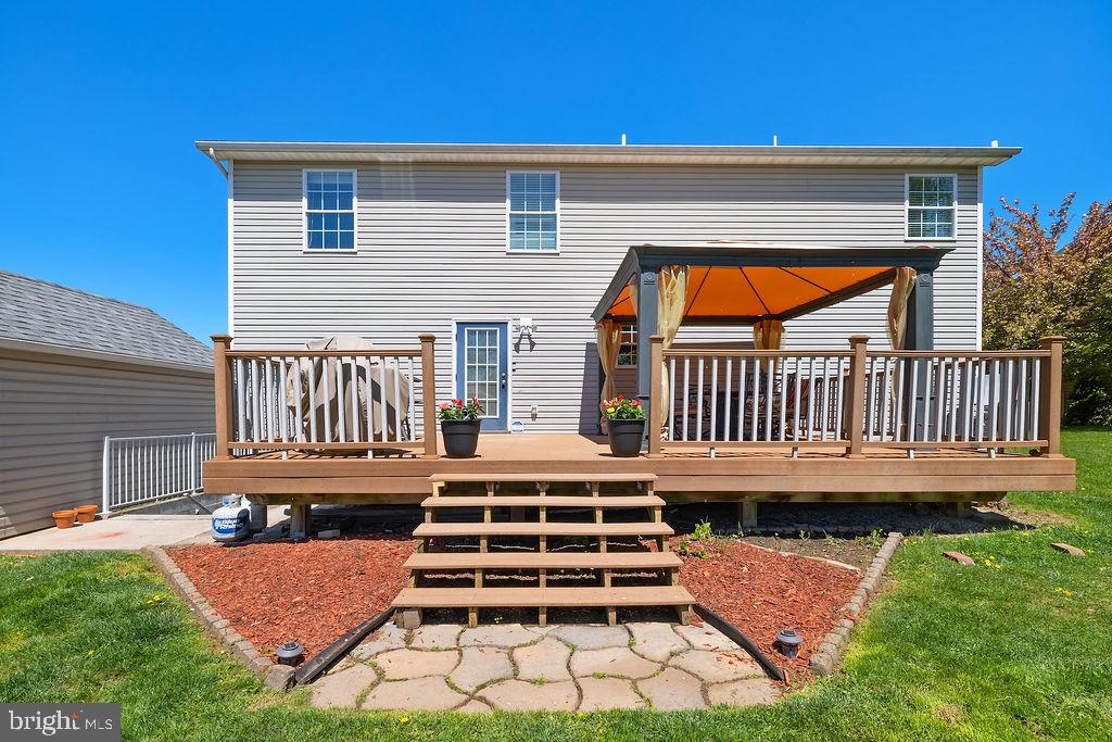 COLONIAL ACRES - Residential