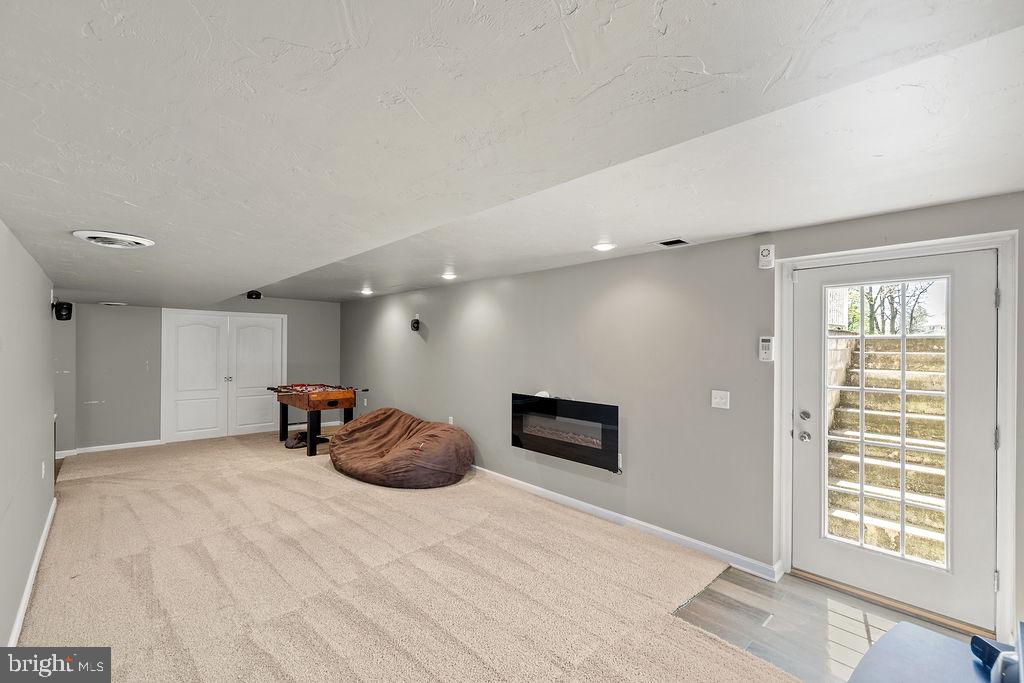 COLONIAL ACRES - Residential