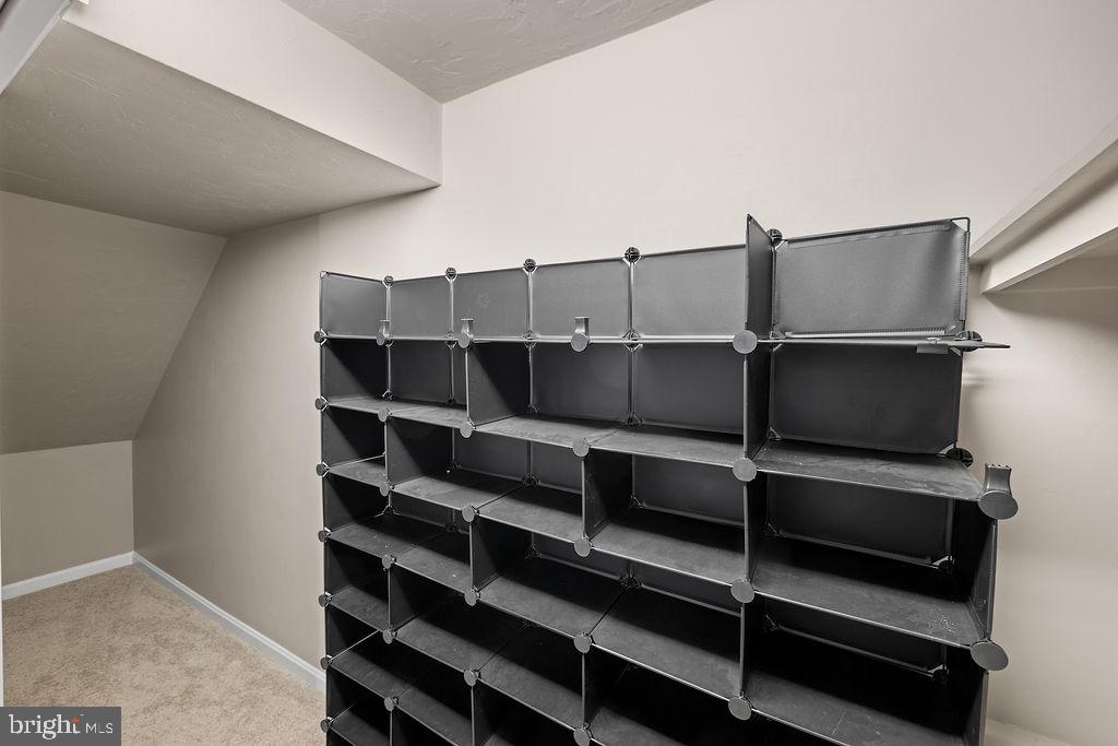 COLONIAL ACRES - Residential