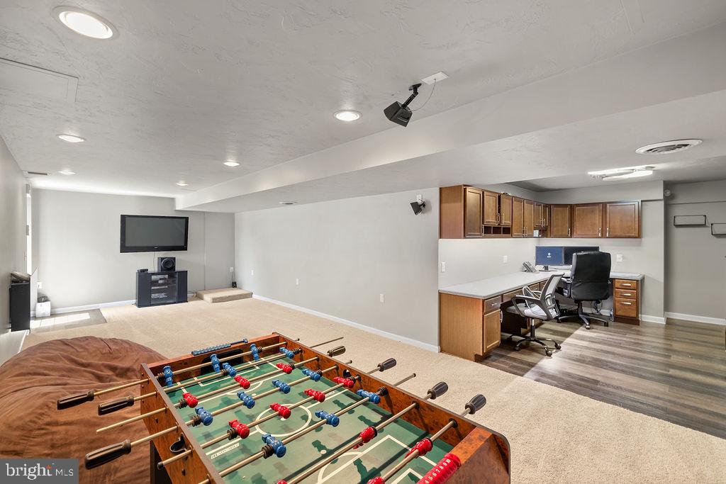 COLONIAL ACRES - Residential