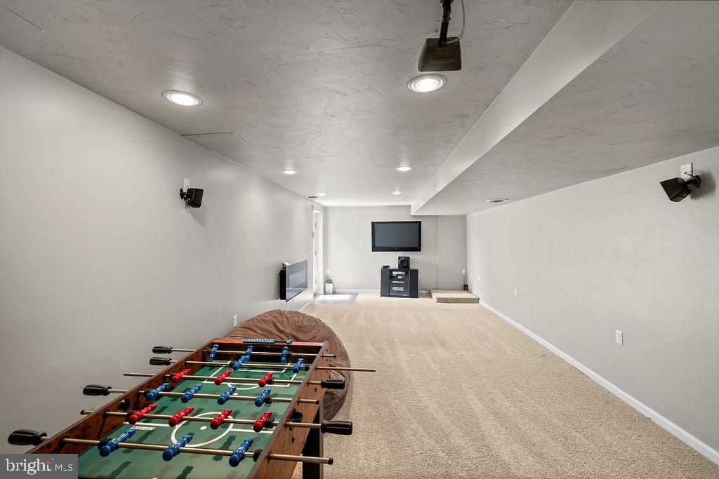 COLONIAL ACRES - Residential