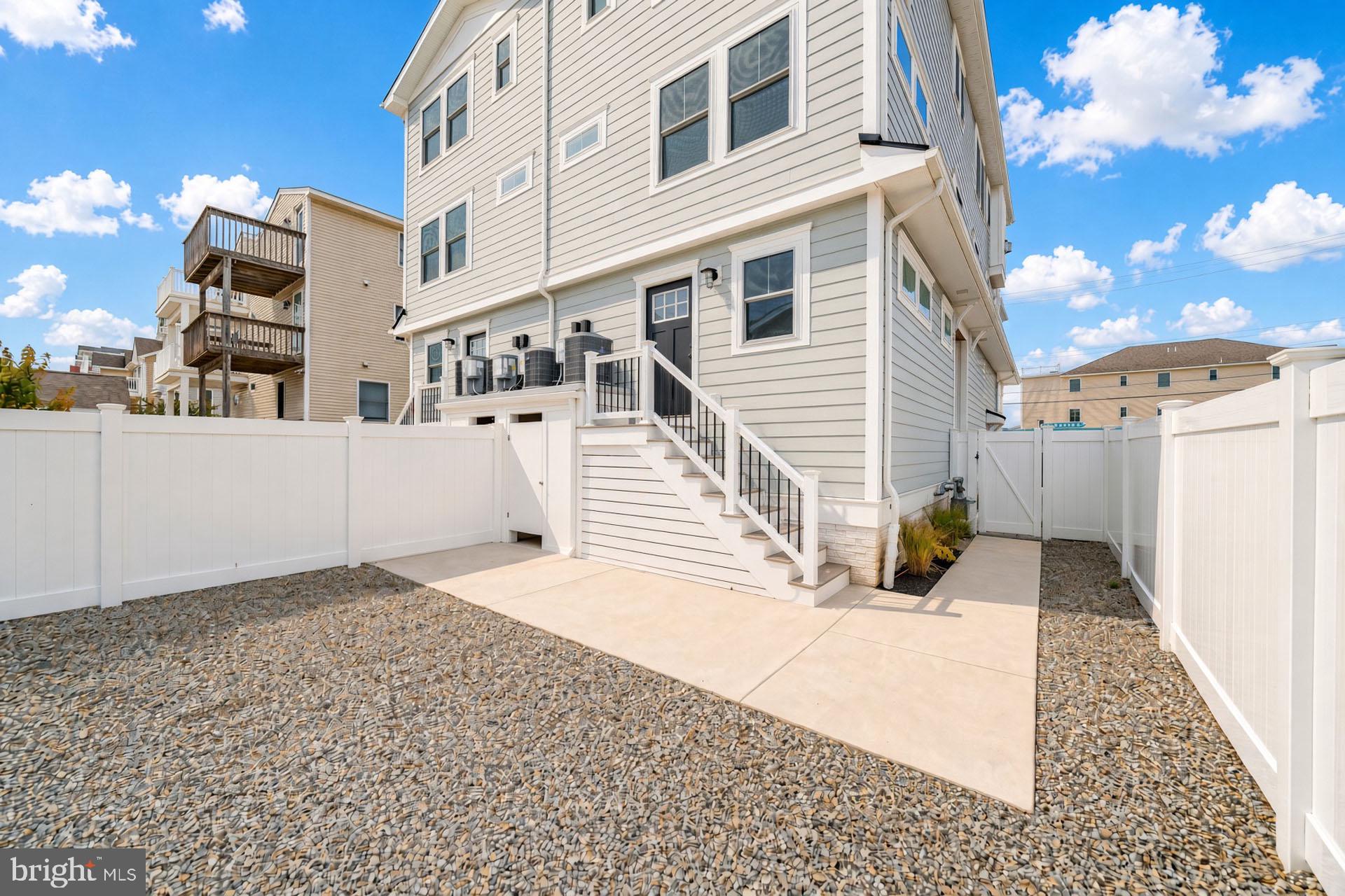 100 60TH STREET EAST UNIT