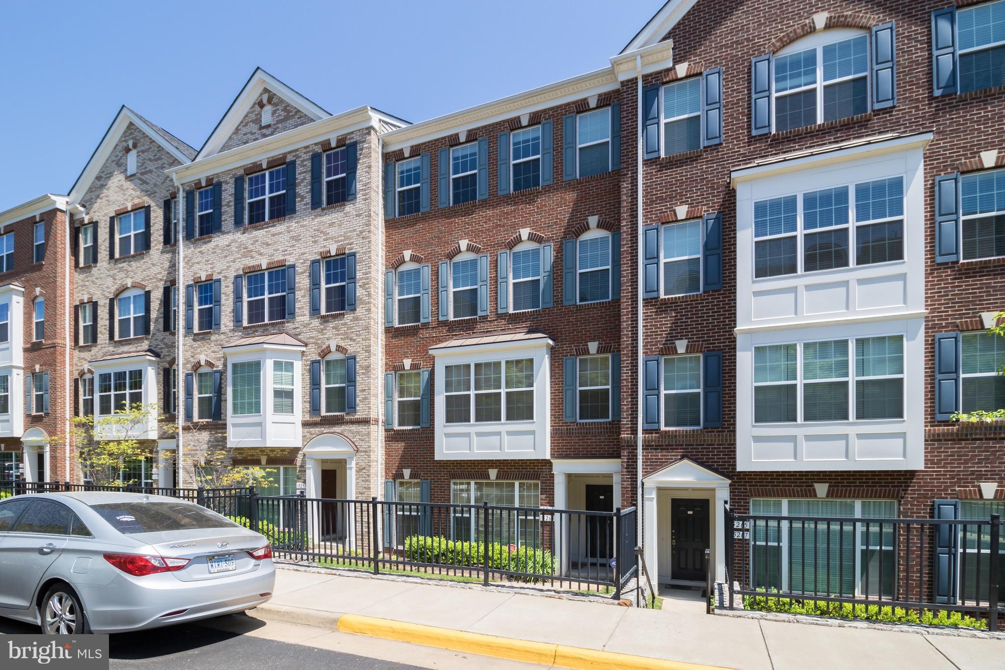 POTOMAC CLUB - Residential