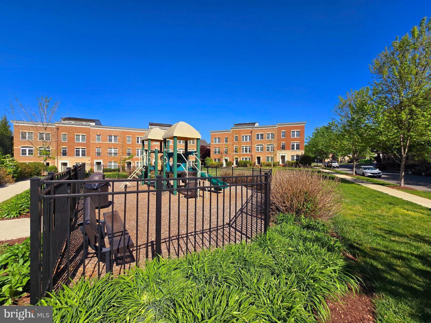 PARKLANDS AT WATKINS MILL - Residential