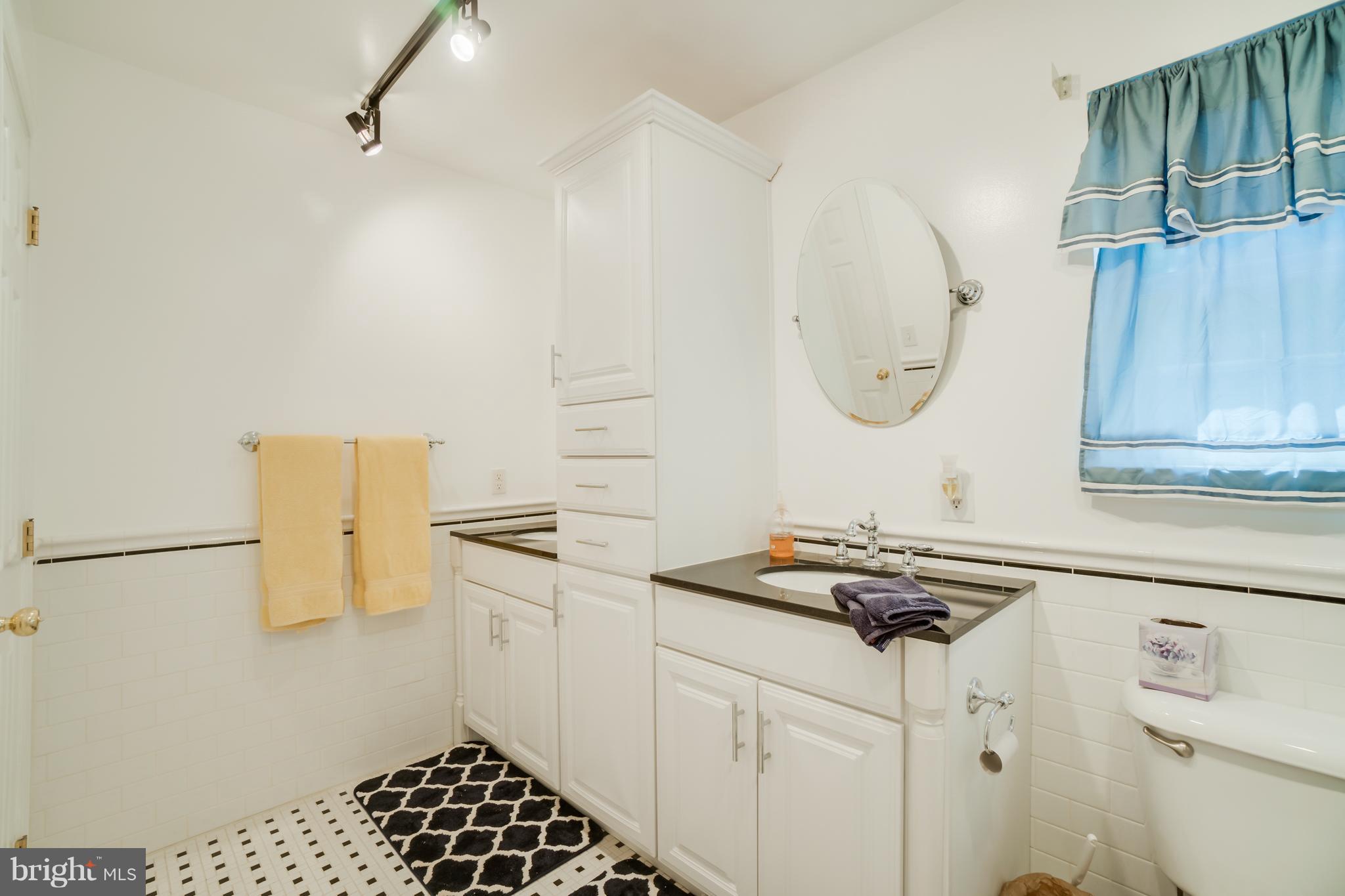 SHEPHERDS GREEN - Residential