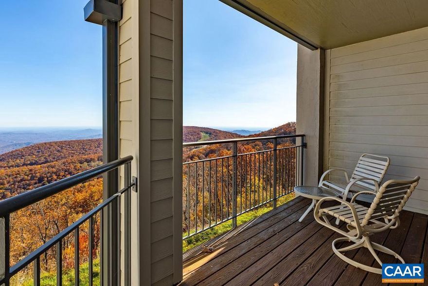 The Vistas complex is the highest on Wintergreen. It commands some of the best views on the mountain. There is a short walk to restaurants, golf course, tennis, pickleball, spa, and pools. The ski shuttle stops at the front door.,Granite Counter,Oak Cabinets,Fireplace in Living Room