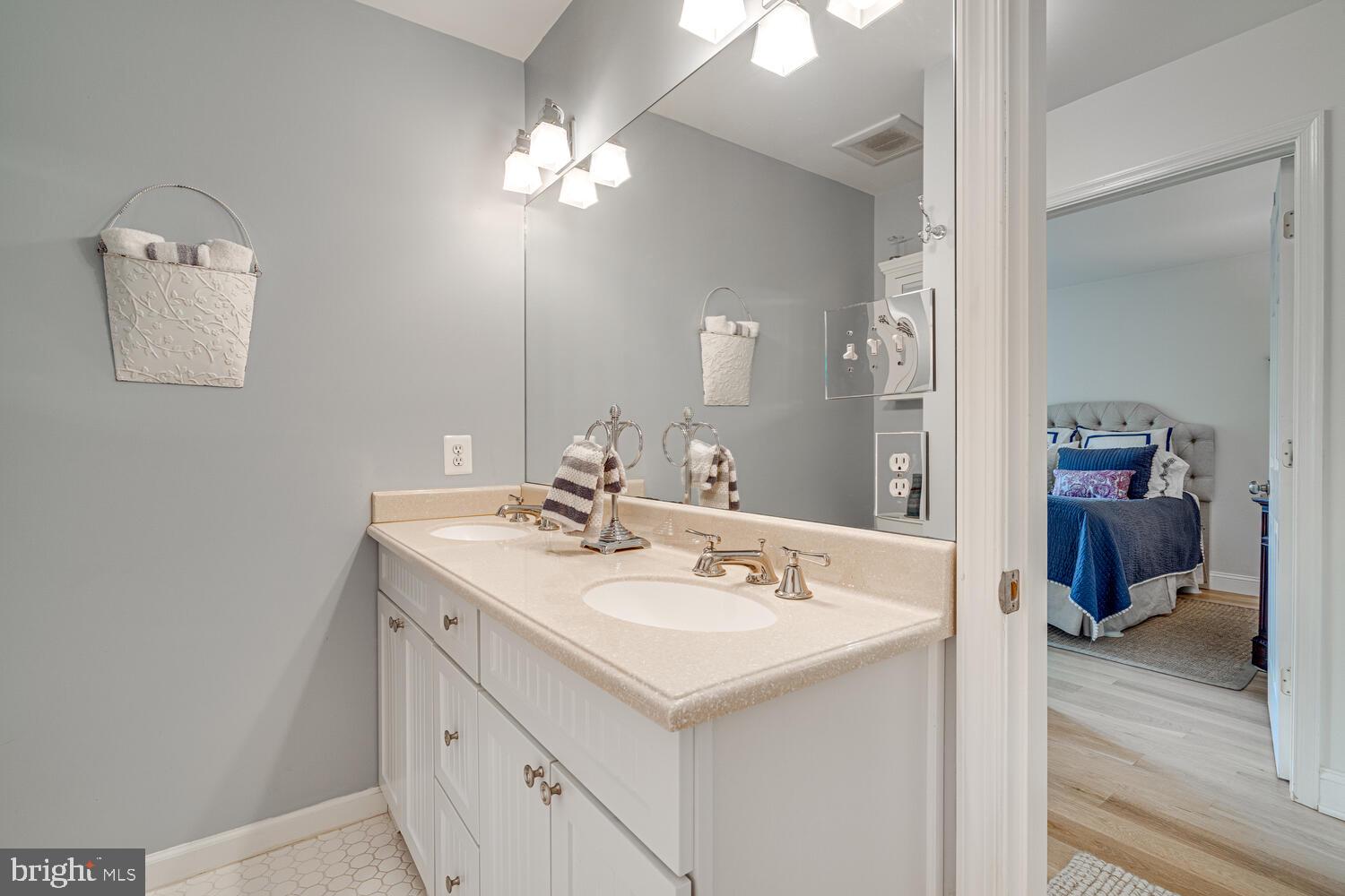 CLARKS CROSSING - Residential