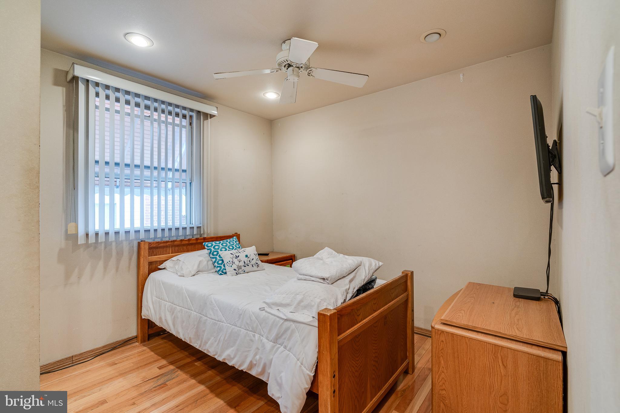 LOWER MOYAMENSING - Residential