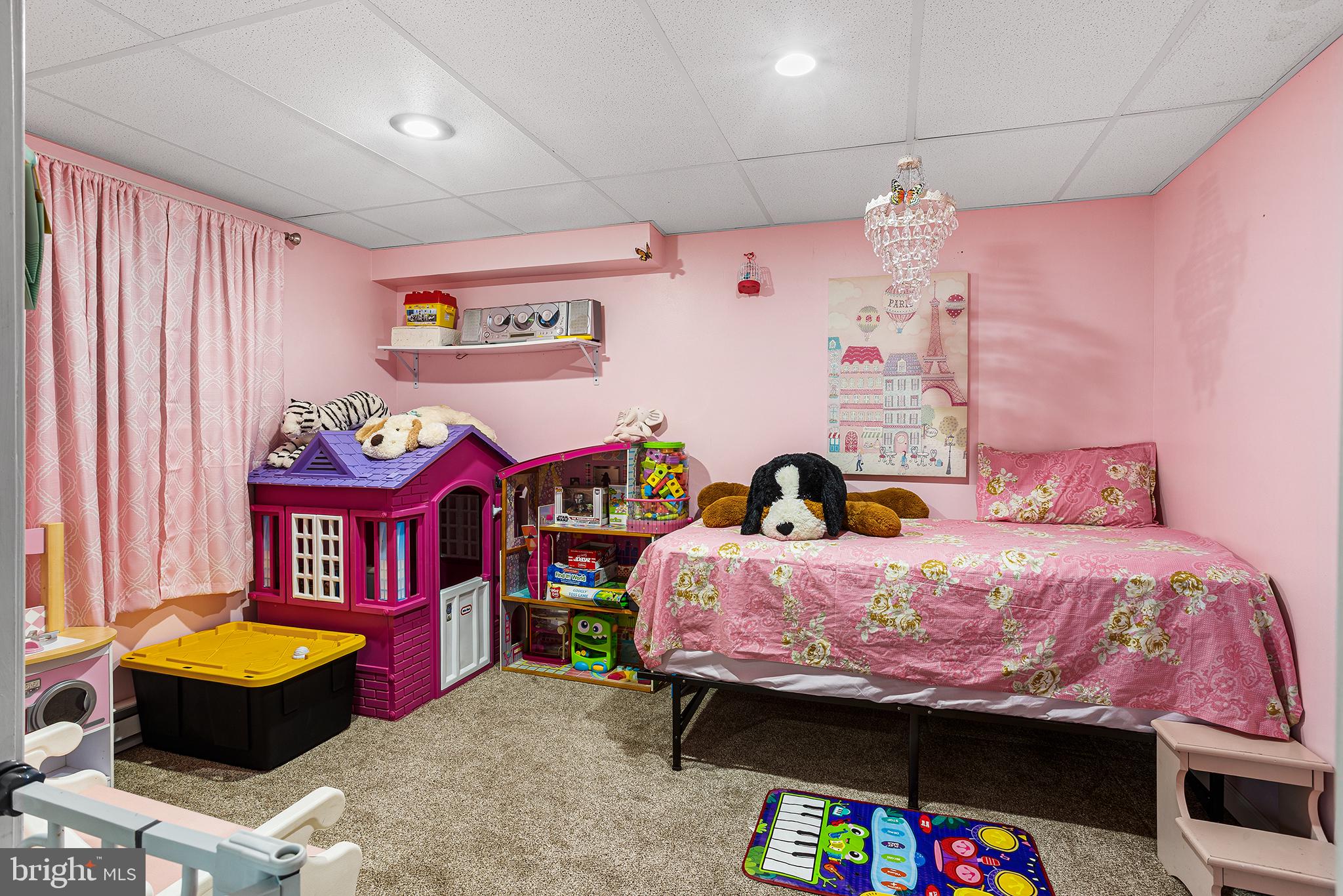 PENNSBURG - Residential