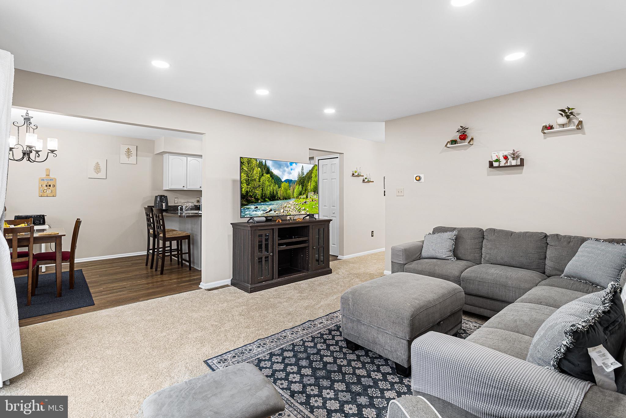 PENNSBURG - Residential