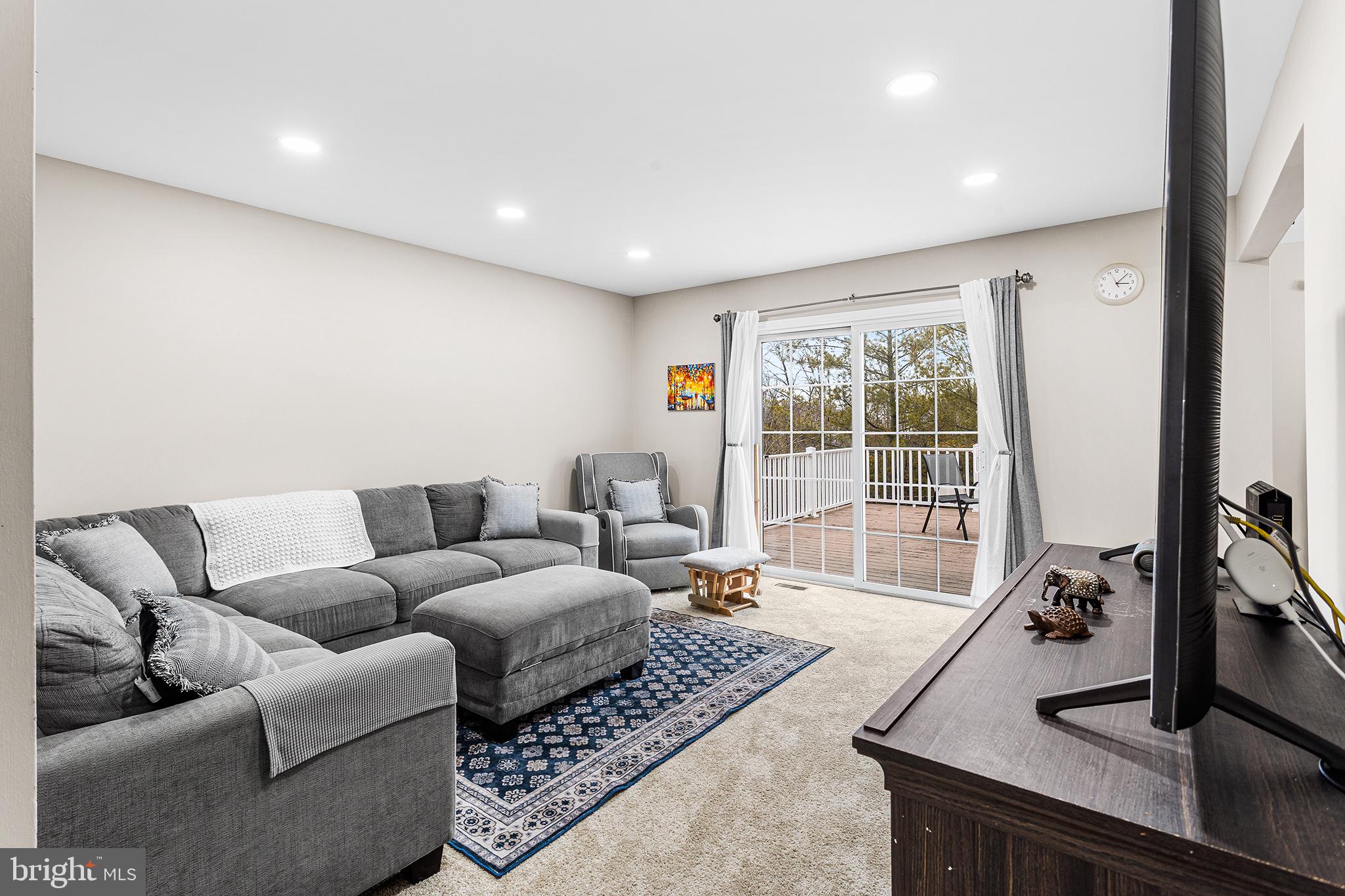 PENNSBURG - Residential