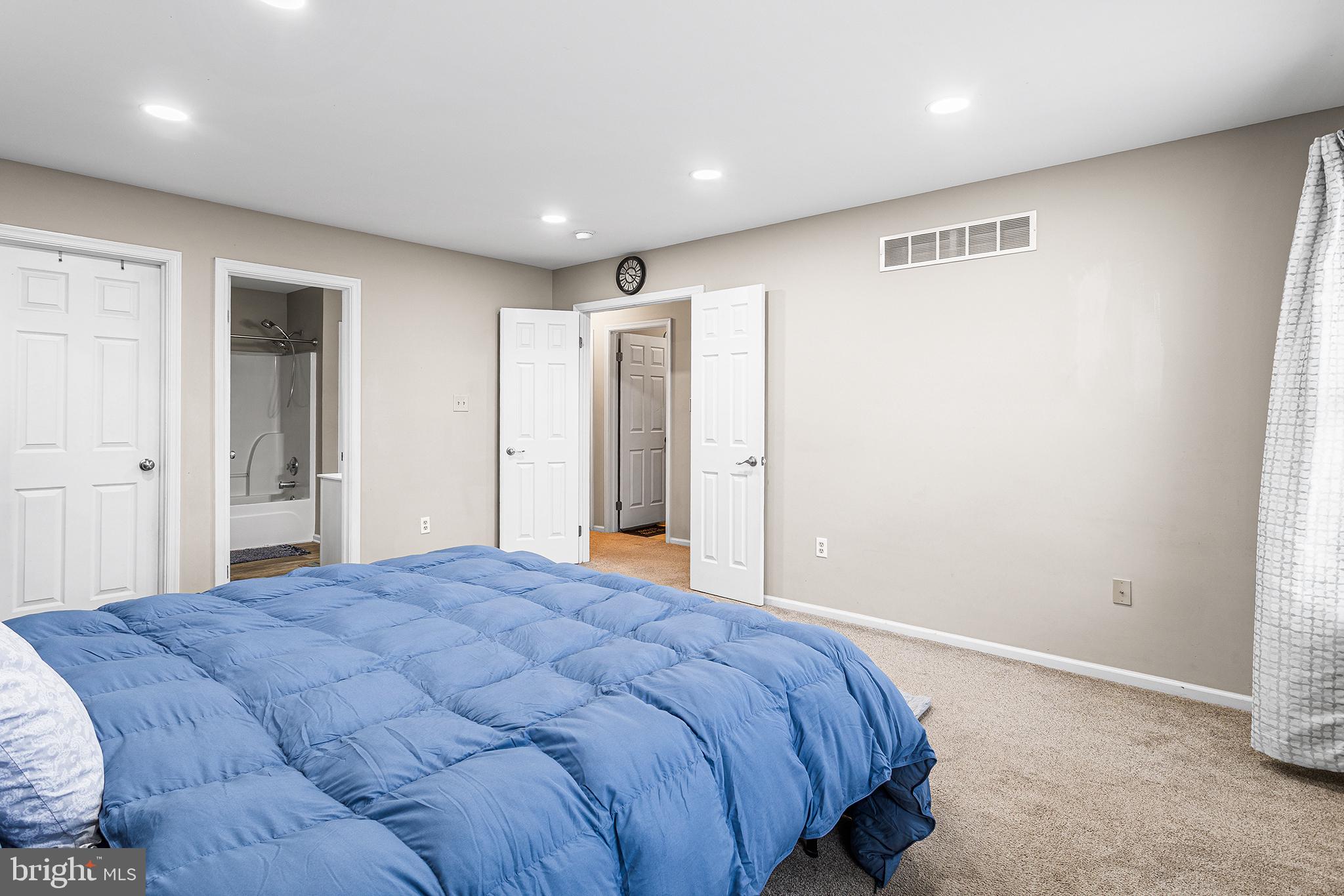 PENNSBURG - Residential