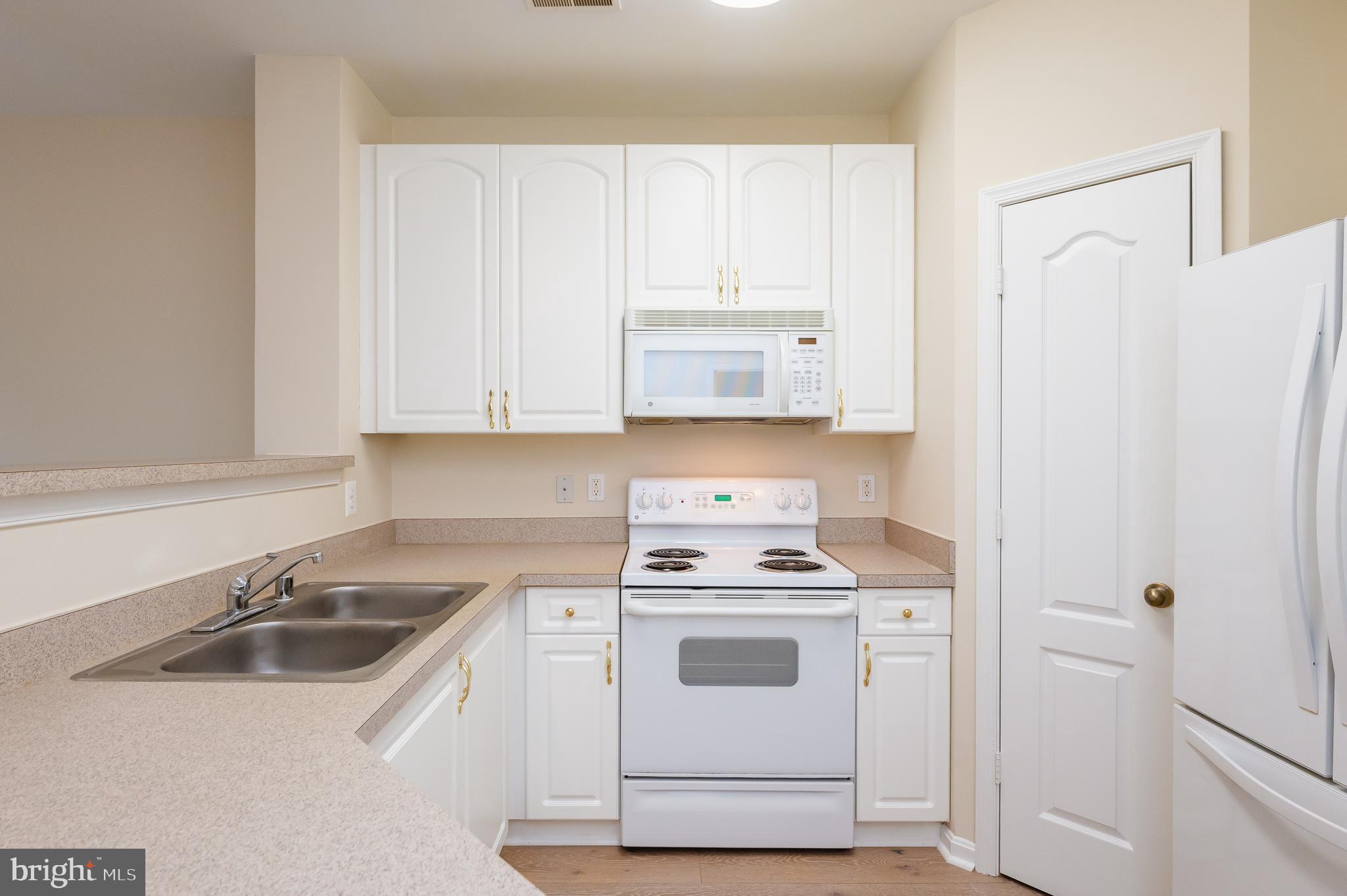 400 SYMPHONY CIRCLE 251D