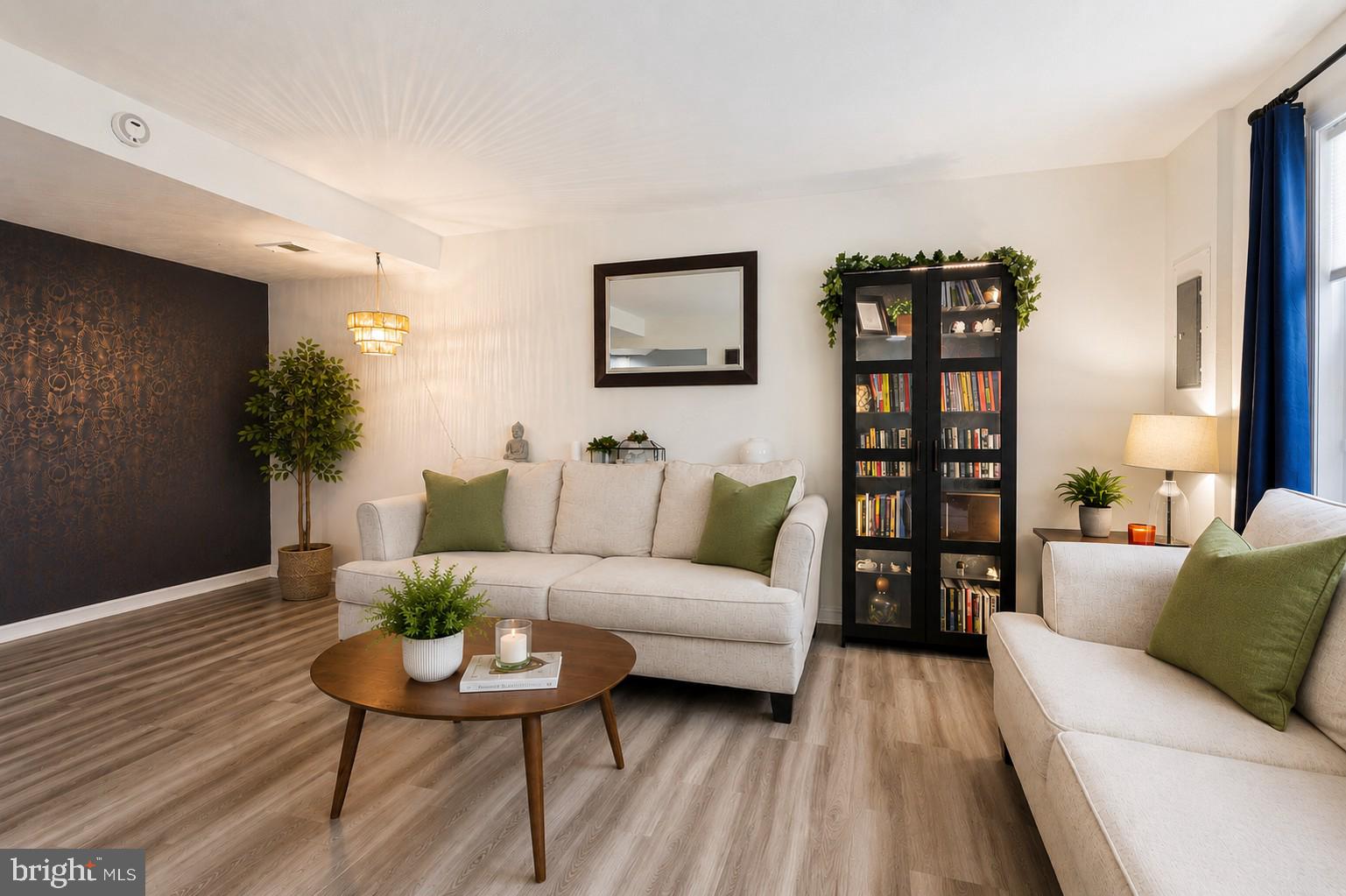 THE HIGHLANDS - Residential