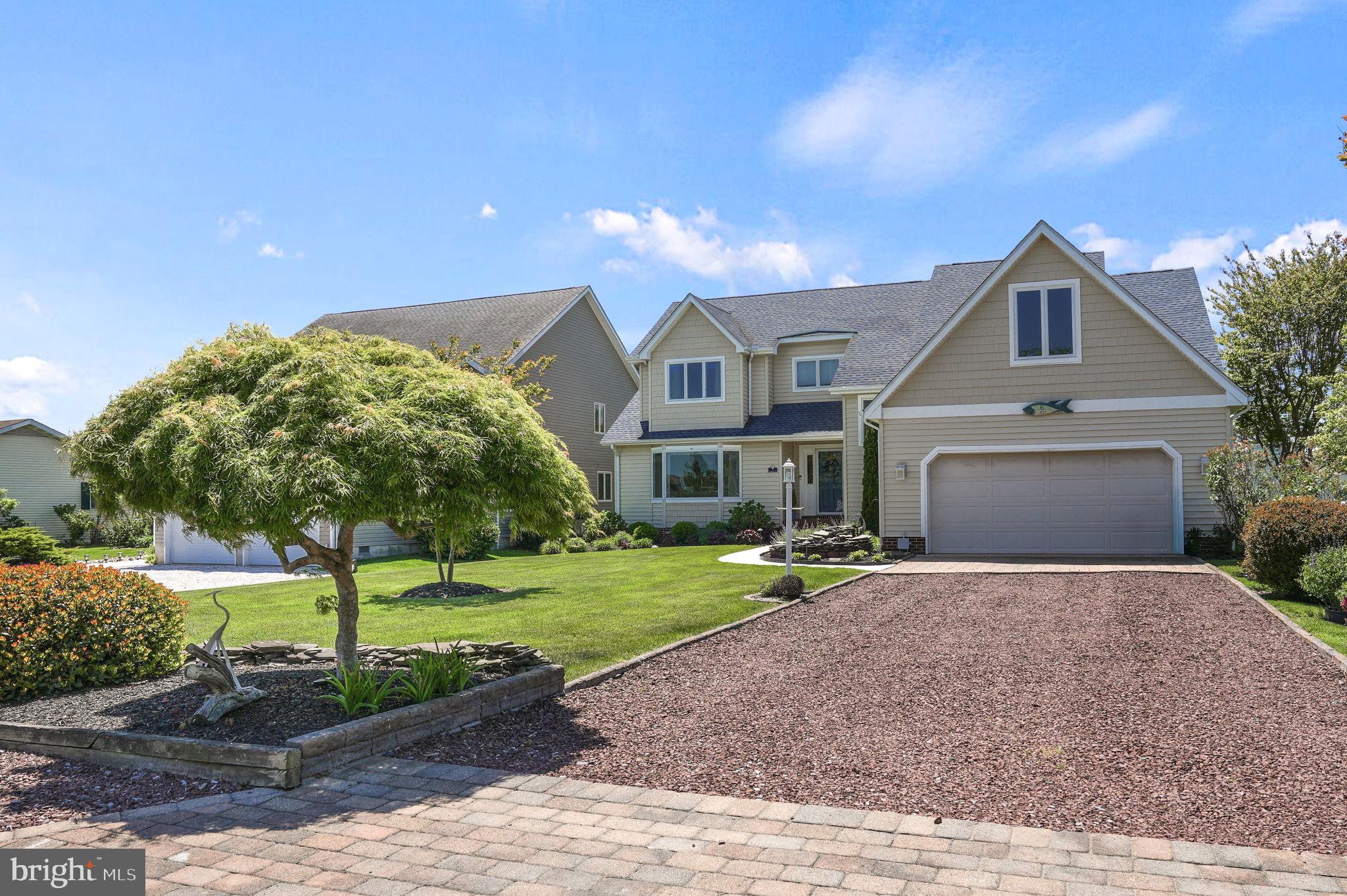 6 HERON ISLE COURT