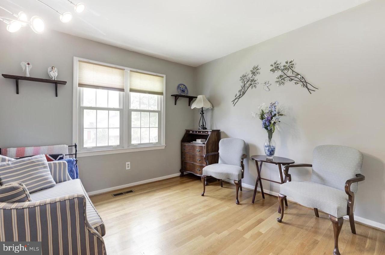 NEWINGTON STATION - Residential Lease