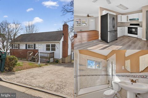 Photo of 1597 Katherine Court, WOODBRIDGE, VA 22191 (MLS # VAPW2115110)