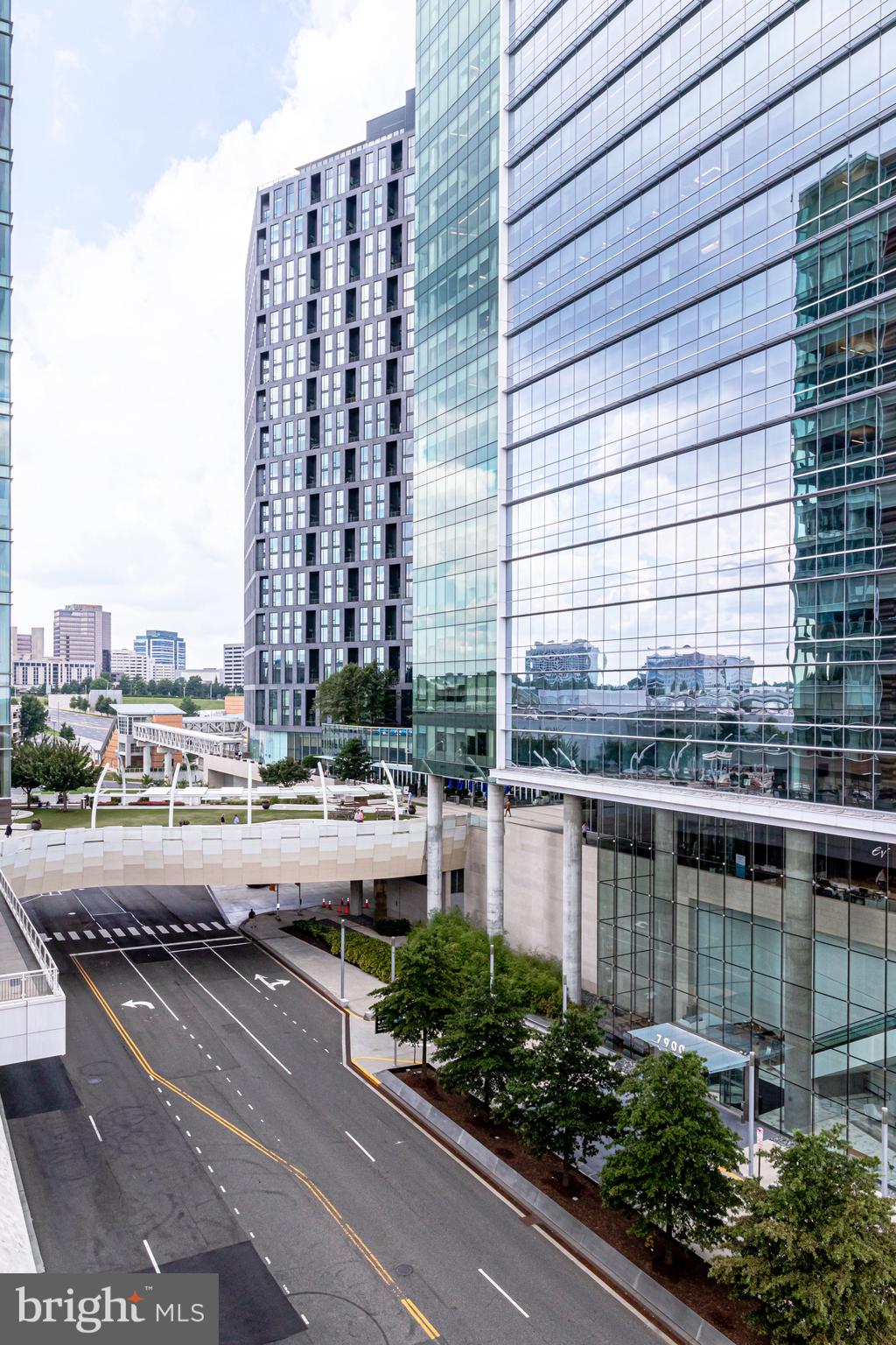 MC LEAN HAMLET - Residential