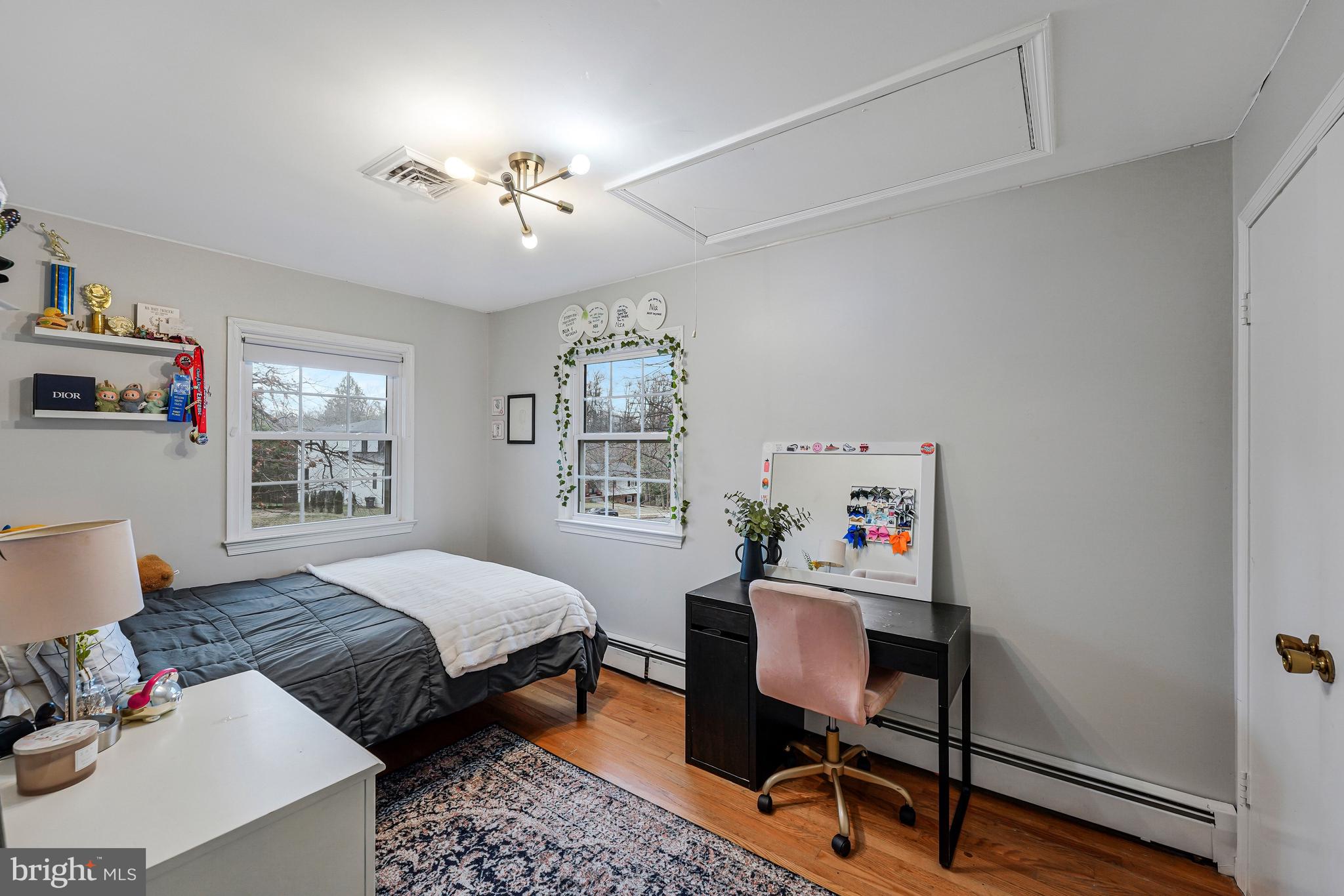 MC LEAN HAMLET - Residential