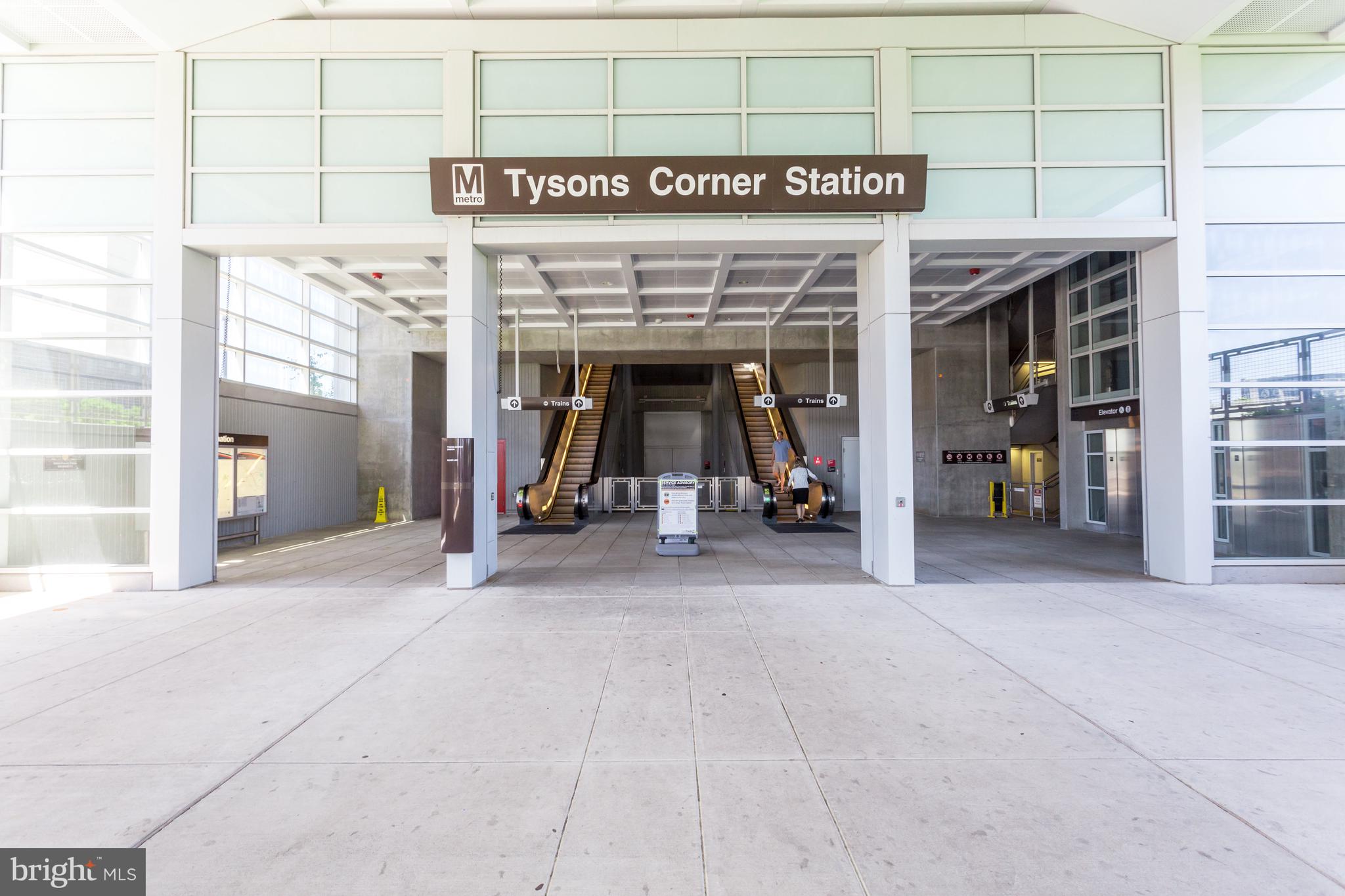 MC LEAN HAMLET - Residential