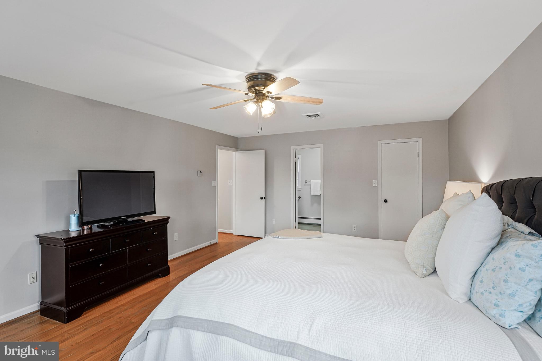 MC LEAN HAMLET - Residential