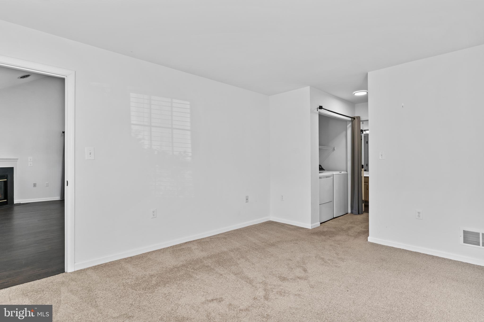 COURTYARDS OF CARLISLE - Residential Lease