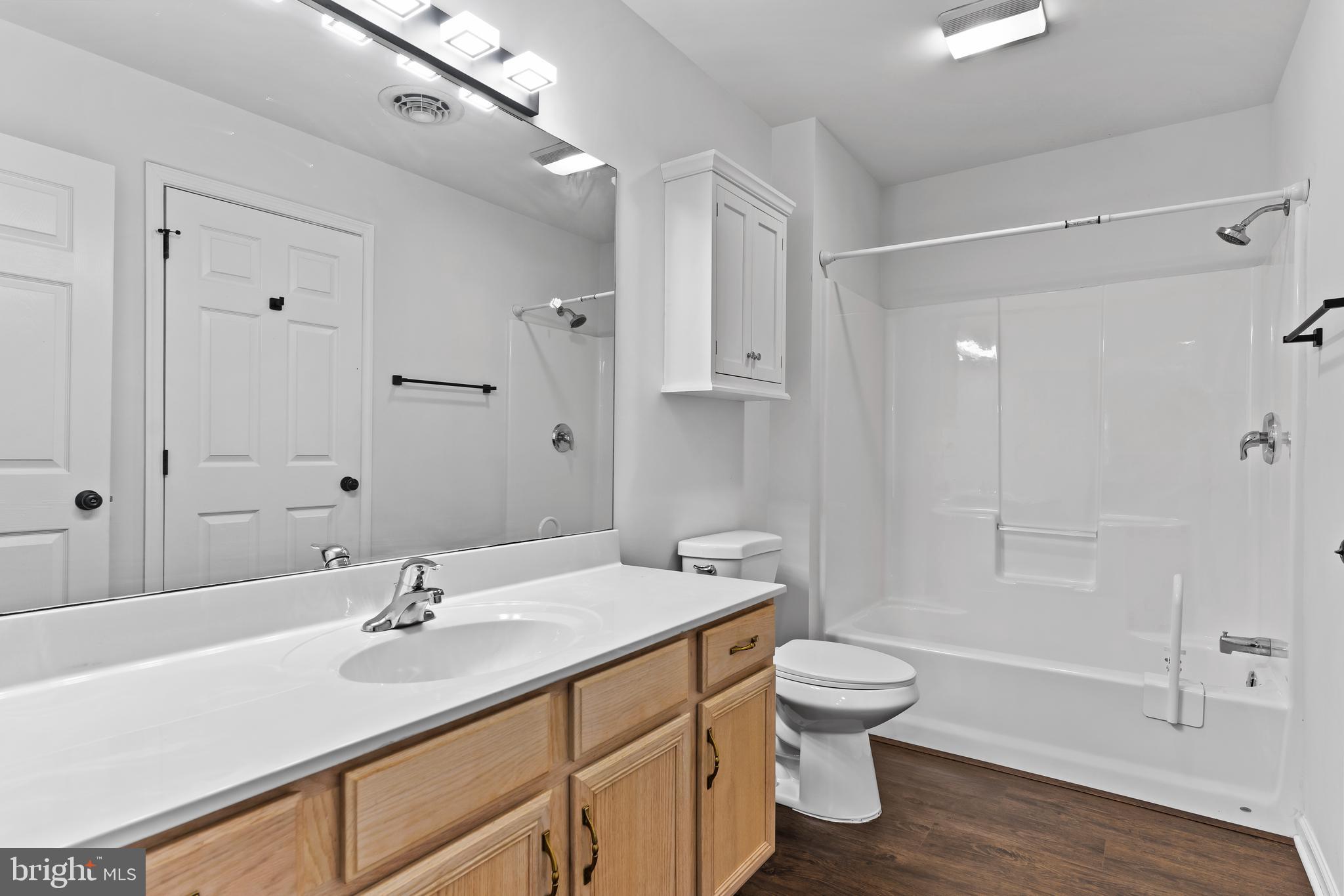 COURTYARDS OF CARLISLE - Residential Lease