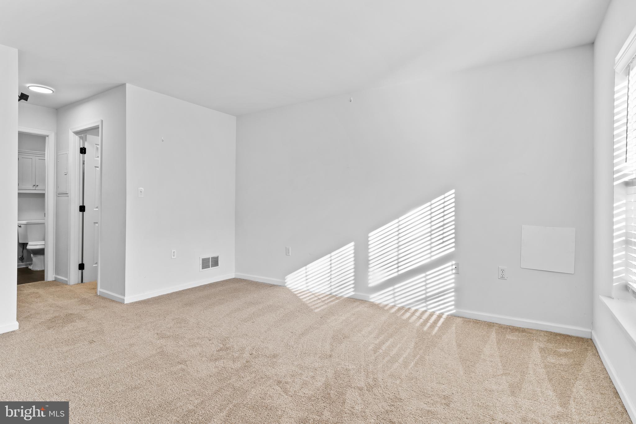 COURTYARDS OF CARLISLE - Residential Lease