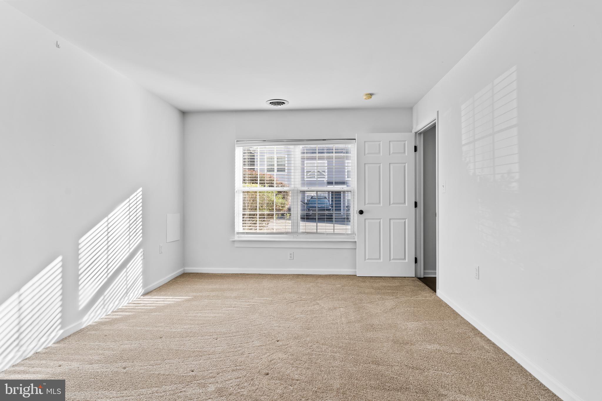 COURTYARDS OF CARLISLE - Residential Lease