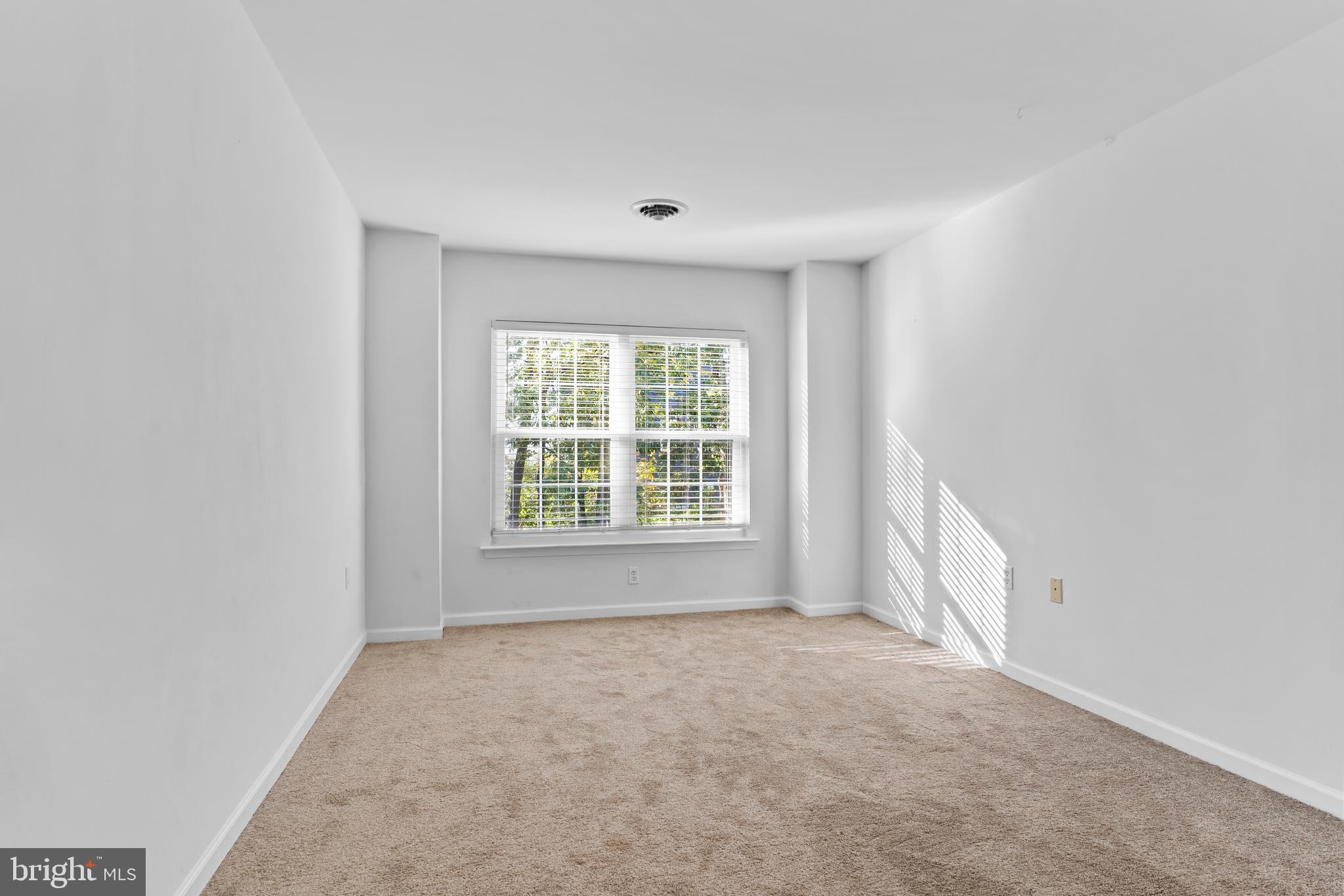 COURTYARDS OF CARLISLE - Residential Lease