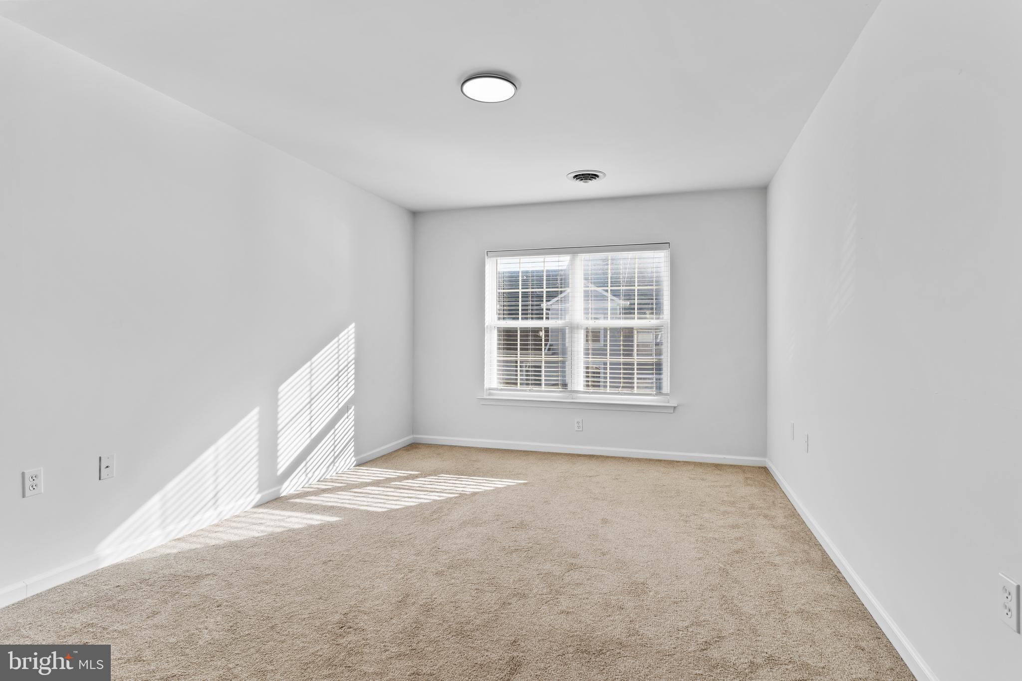 COURTYARDS OF CARLISLE - Residential Lease