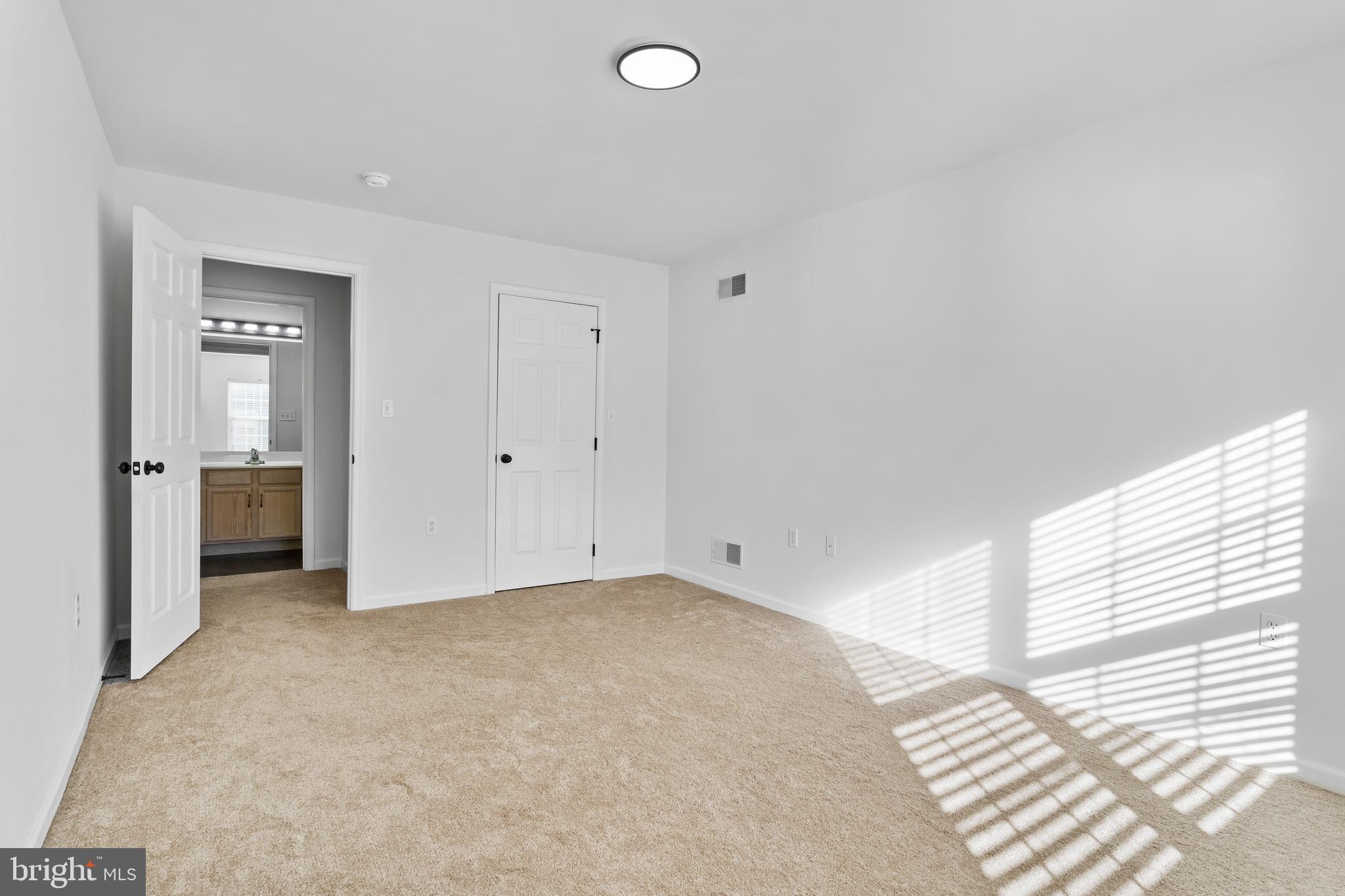 COURTYARDS OF CARLISLE - Residential Lease