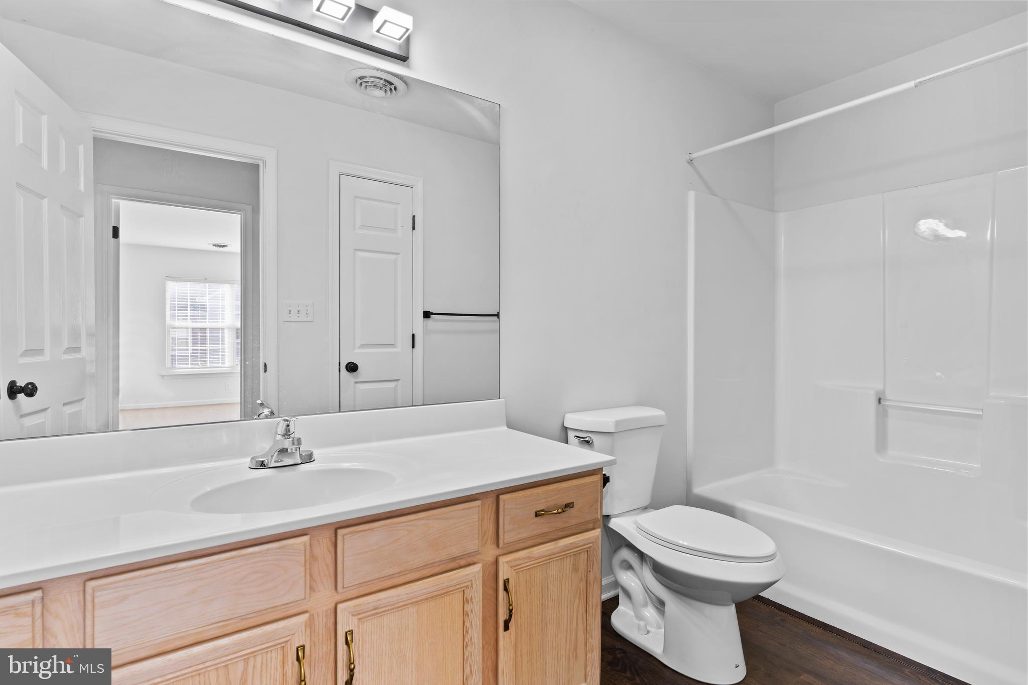 COURTYARDS OF CARLISLE - Residential Lease